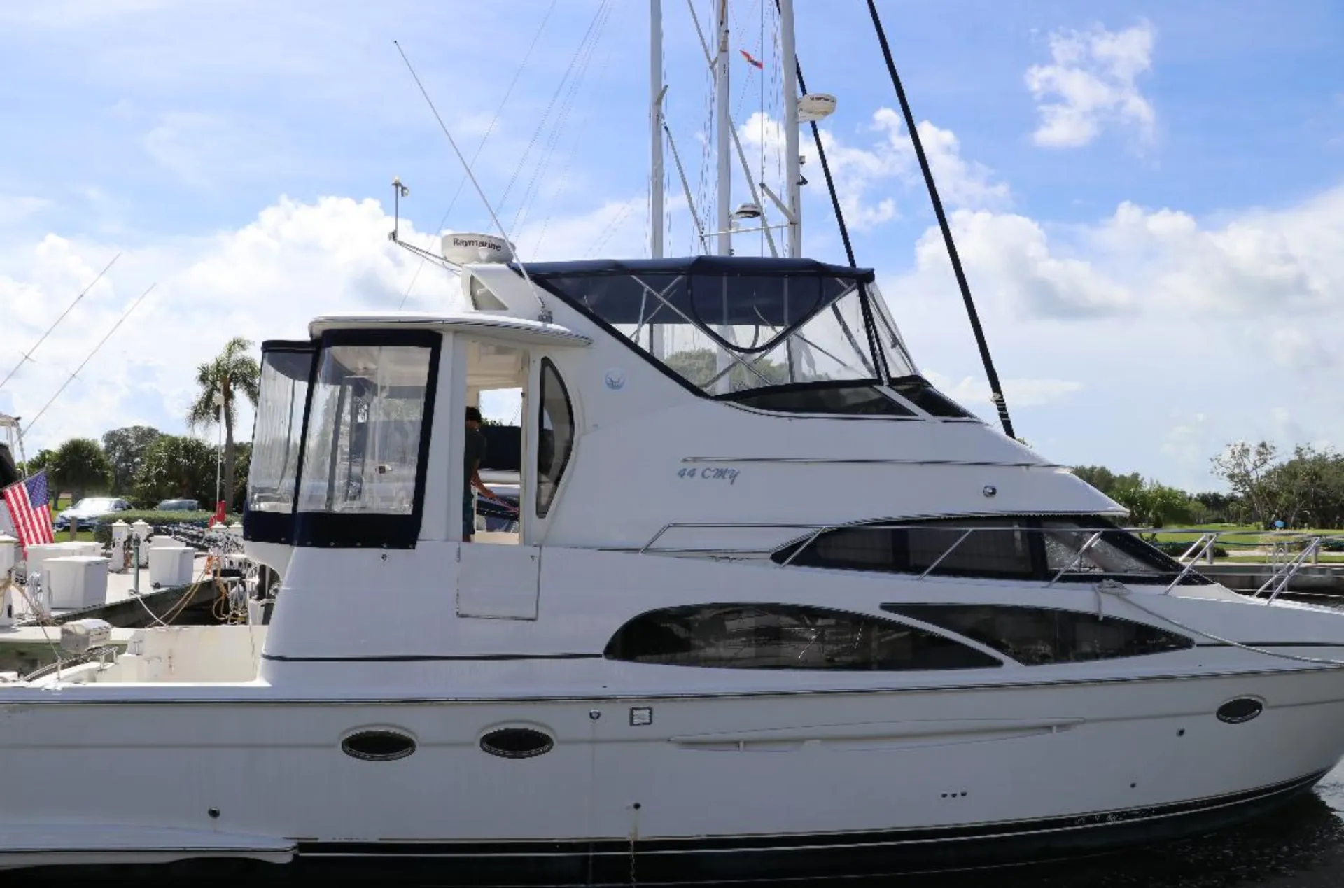 Carver Yachts 44 Cockpit Motor Yacht in Sarasota, FL — photo 2