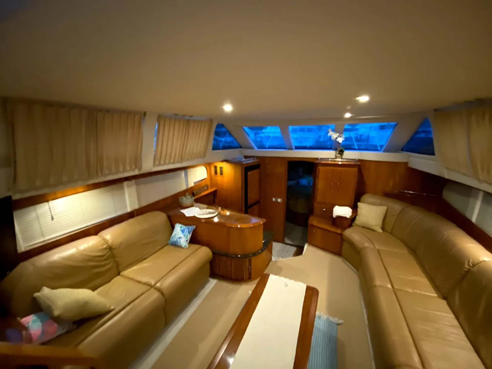 Carver Yachts 44 Cockpit Motor Yacht in Sarasota, FL — photo 9