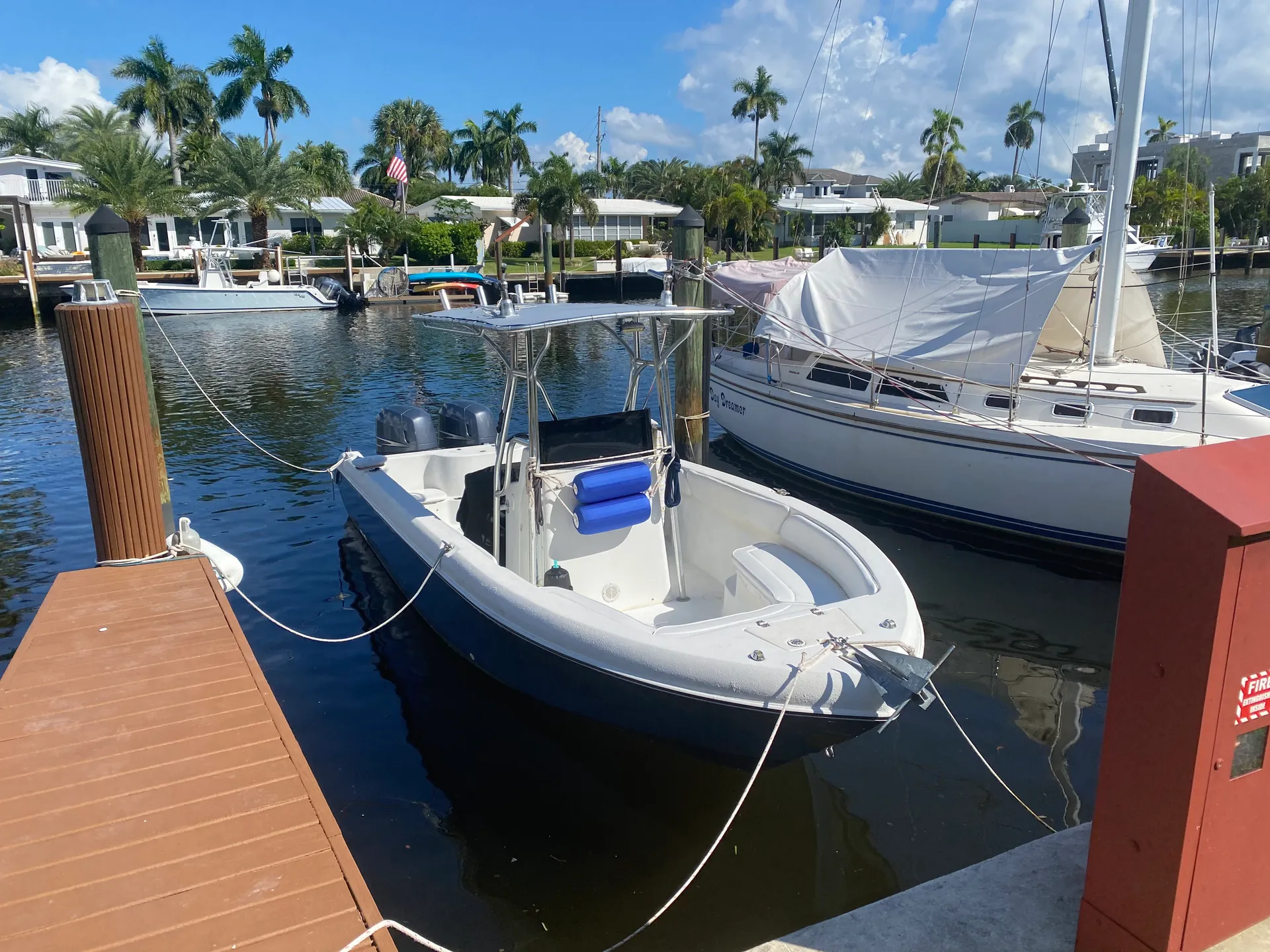 Sea Chaser by Carolina Skiff 2400 CC (Dual rigging) in Fort Lauderdale, FL — photo 5