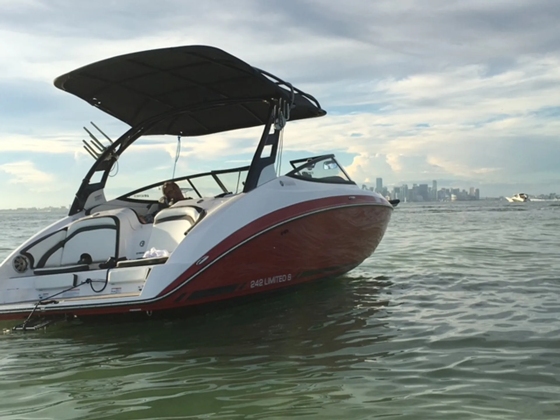 Yamaha 242 Limited S E-Series  in Key Biscayne, FL — photo 2