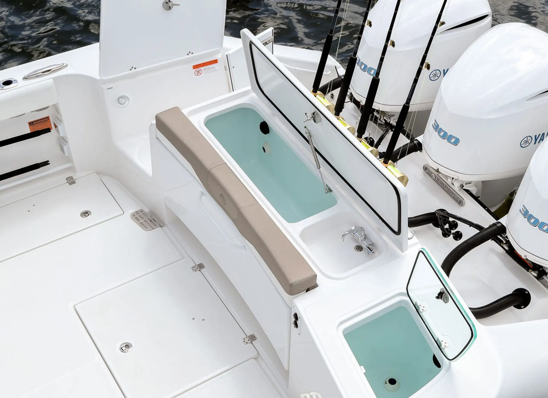 Edgewater Powerboats 370 CC in Riviera Beach, FL — photo 8