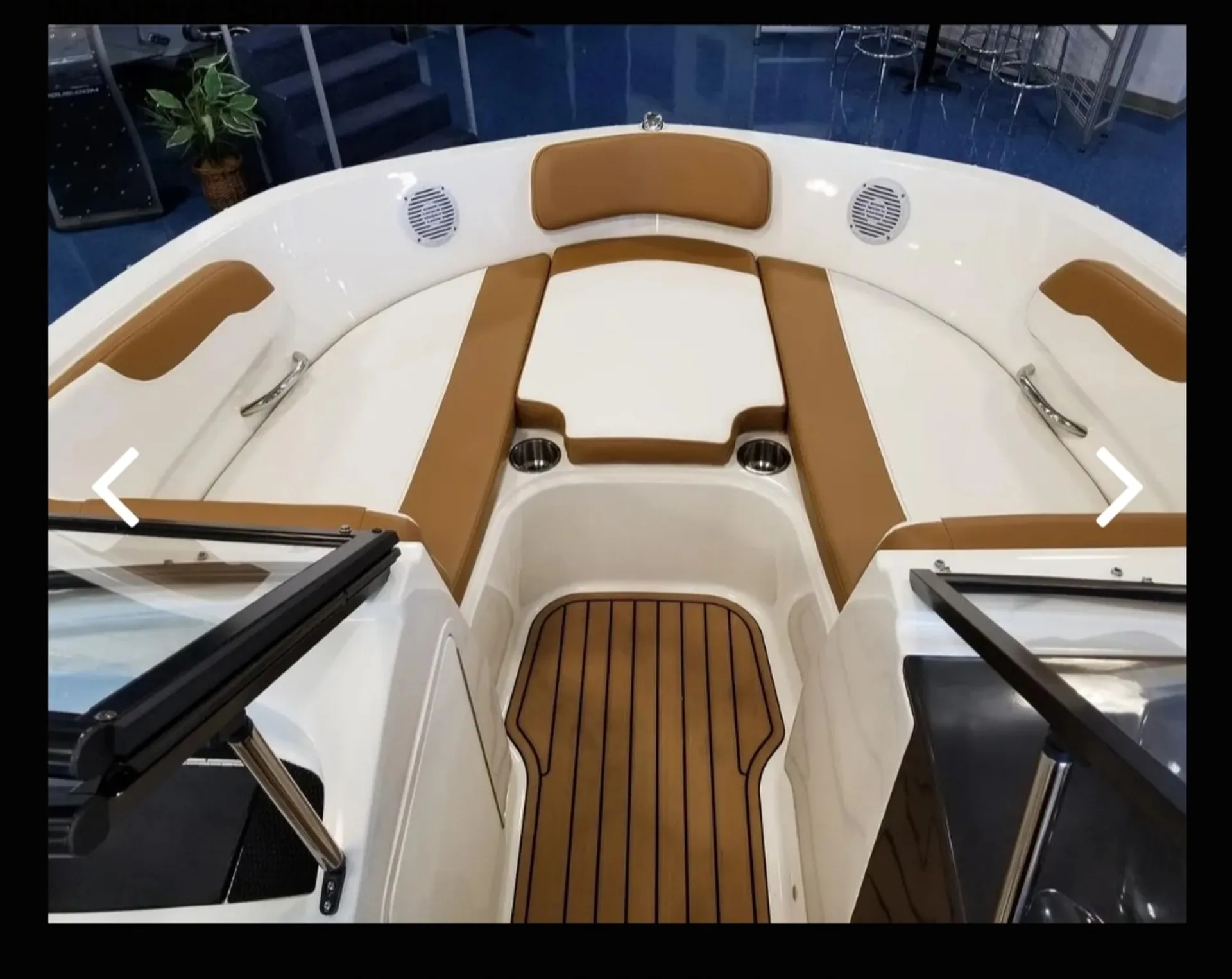 BAYLINER VR5 BOWRIDER in Canyon Lake, TX — photo 6