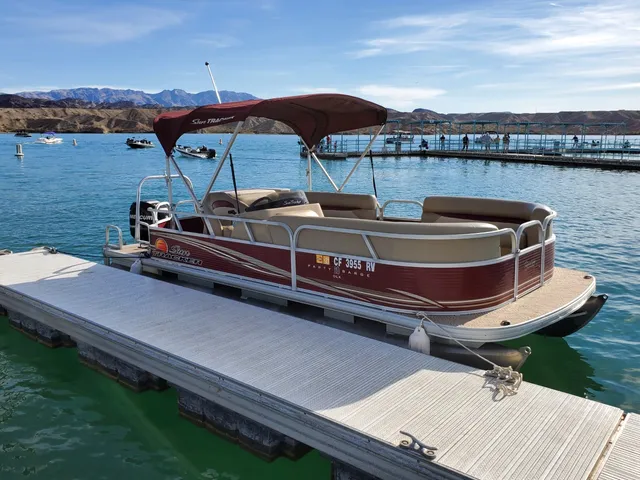 Rent a Sun Tracker by Tracker Marine pontoon in Lake Havasu City, AZ near me