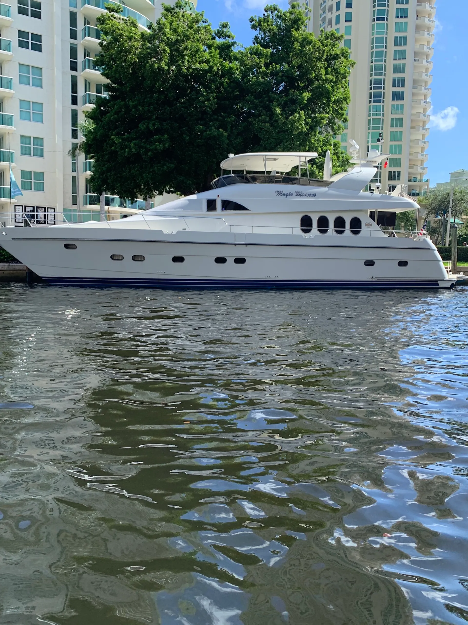 Neptunus Yachts 70 Motoryacht in Pompano Beach, FL — photo 4