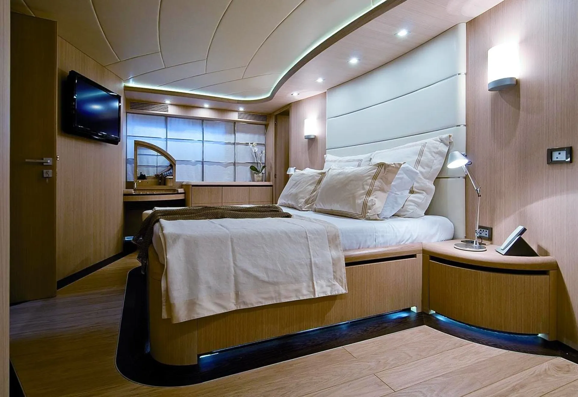 AB fly in Miami Beach, FL — photo 6