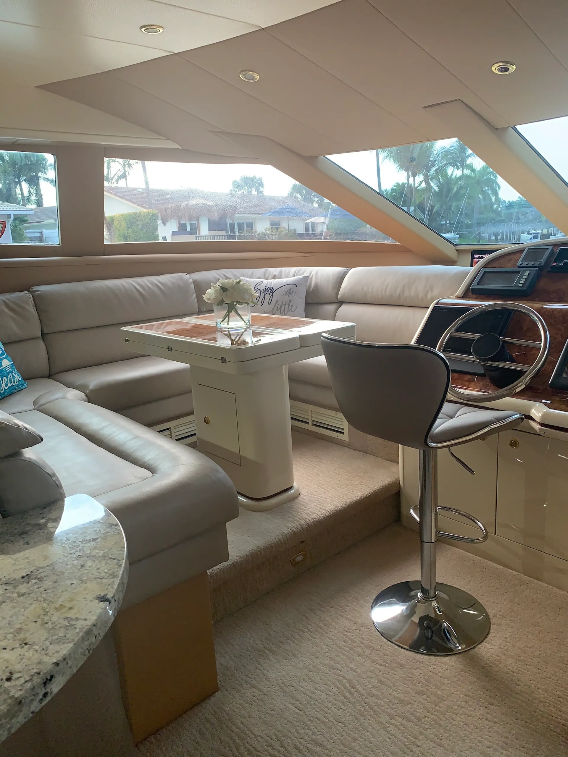Neptunus Yachts 70 Motoryacht in Pompano Beach, FL — photo 10