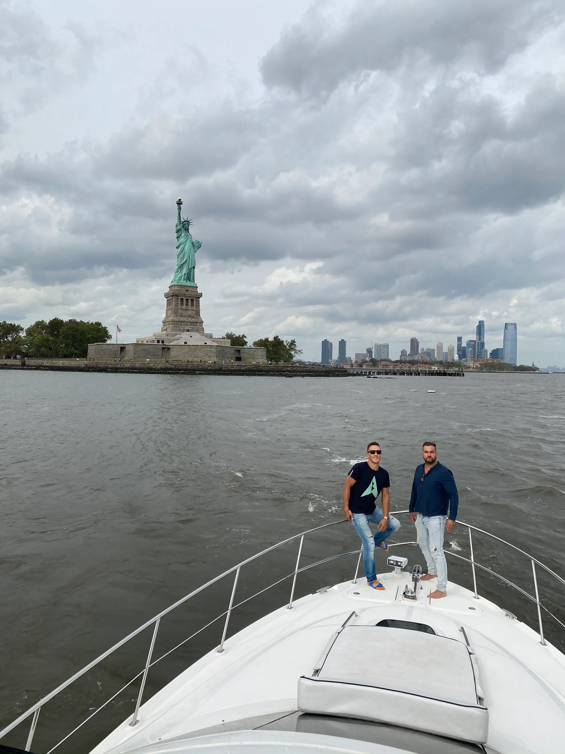 46 foot fully loaded Sea Ray Luxury Yacht. Minutes