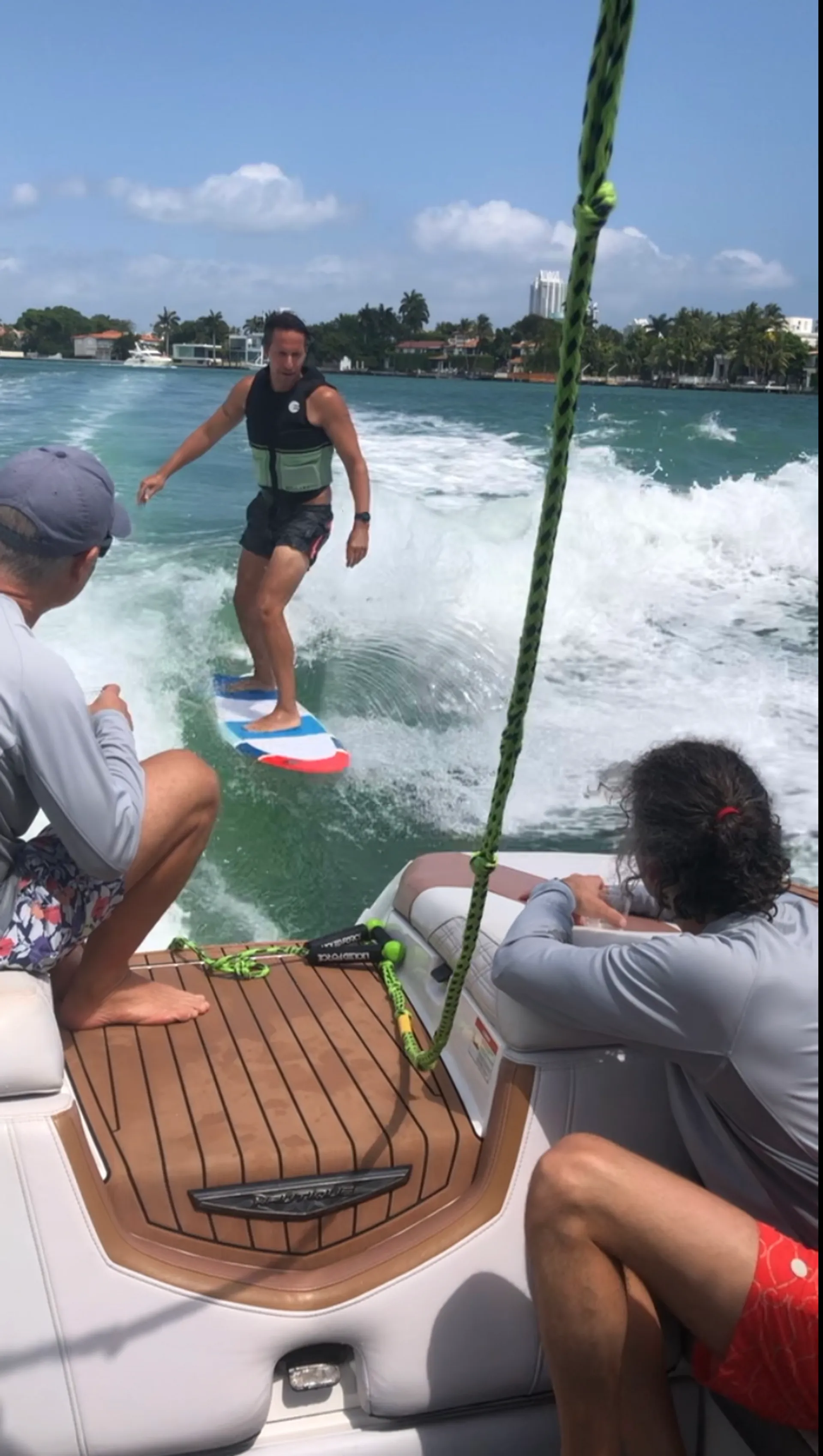 SANDBAR CRUISE - WAKEBOARD - WAKESURF - TUBE - SKI