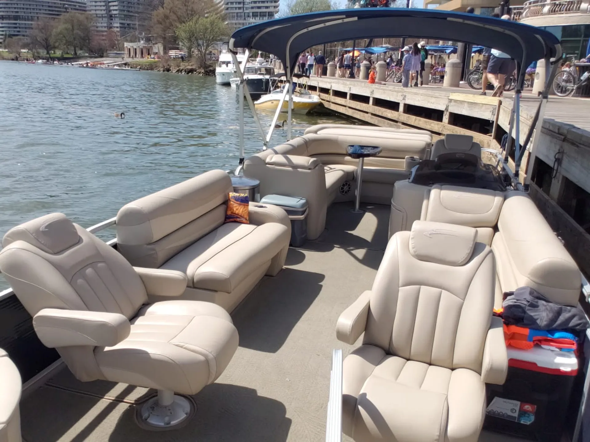Bennington Marine 2575GF in Washington, DC — photo 2
