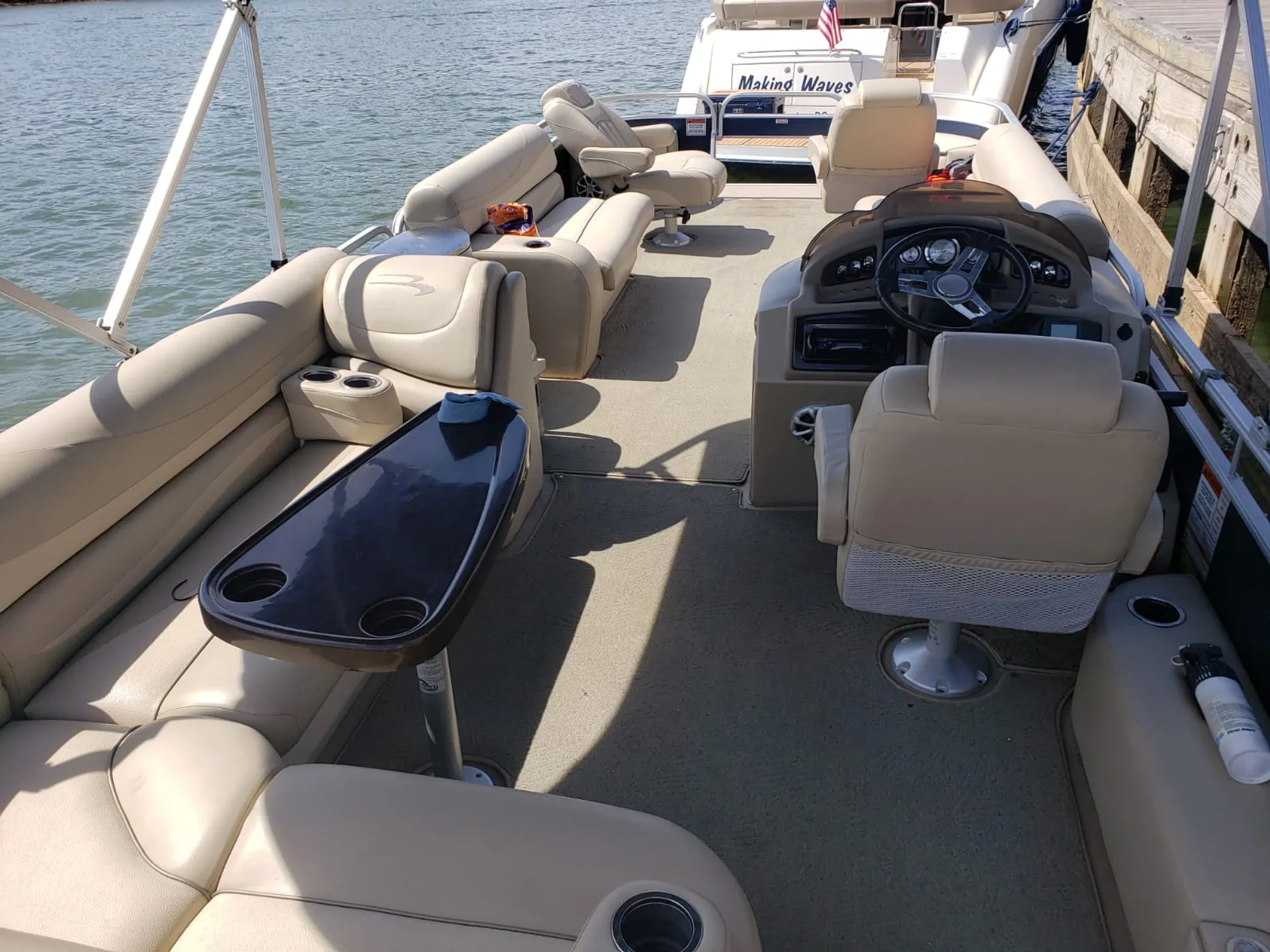 Bennington Marine 2575GF in Washington, DC — photo 3