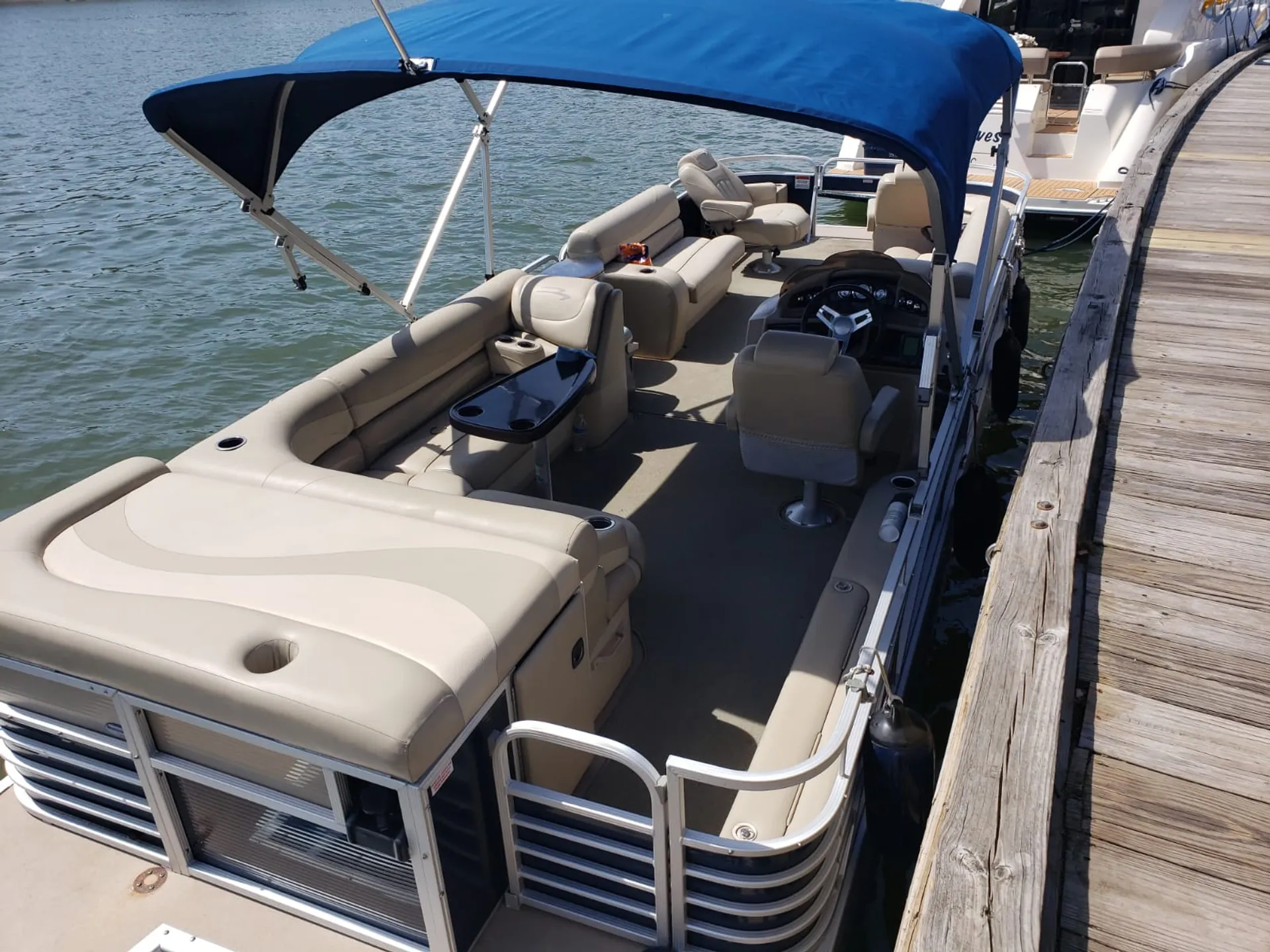 Bennington Marine 2575GF in Washington, DC — photo 4