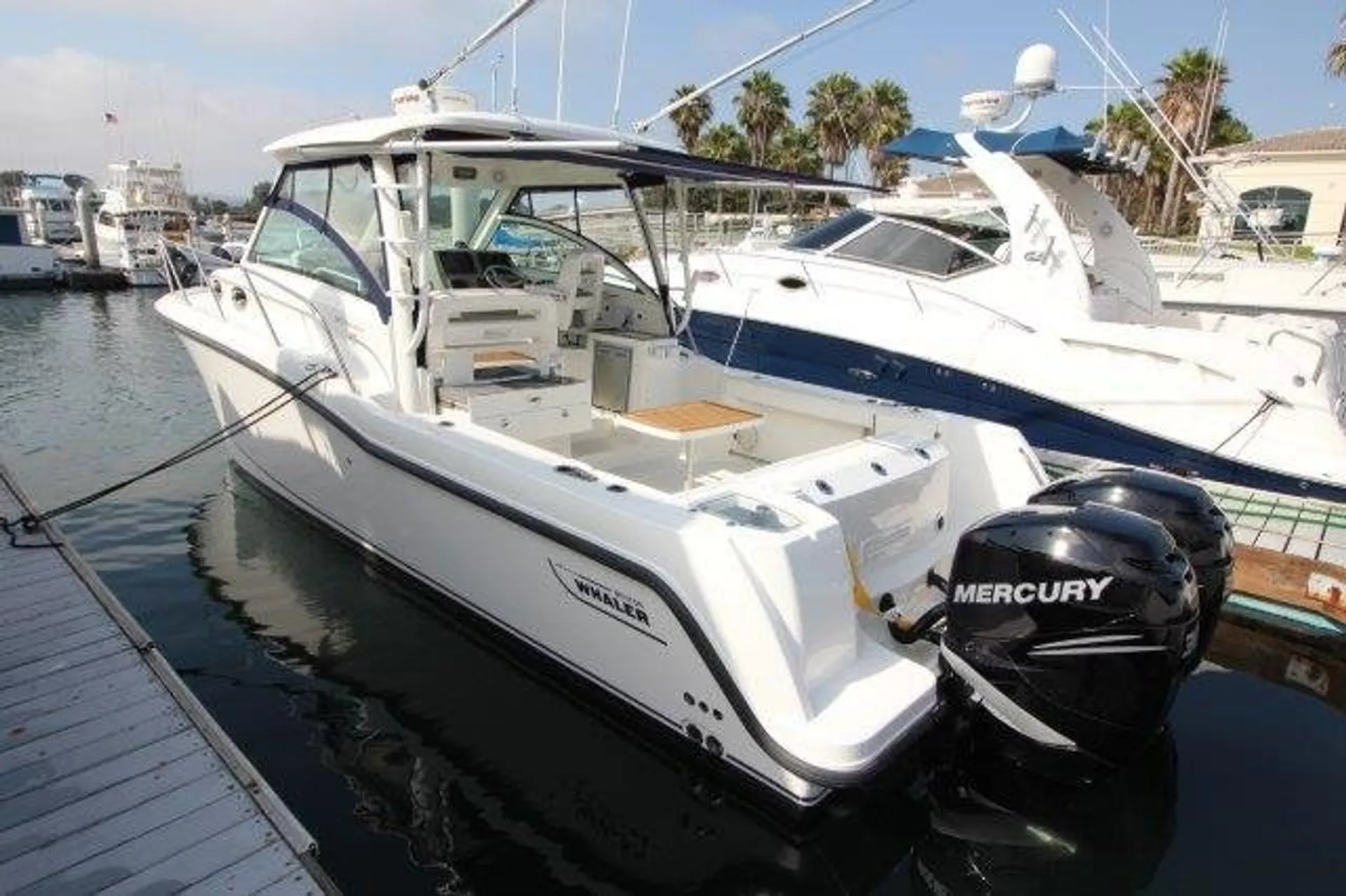 Boston Whaler 315 Conquest w/2-300CXL DTS Verado in San Diego, CA — photo 2