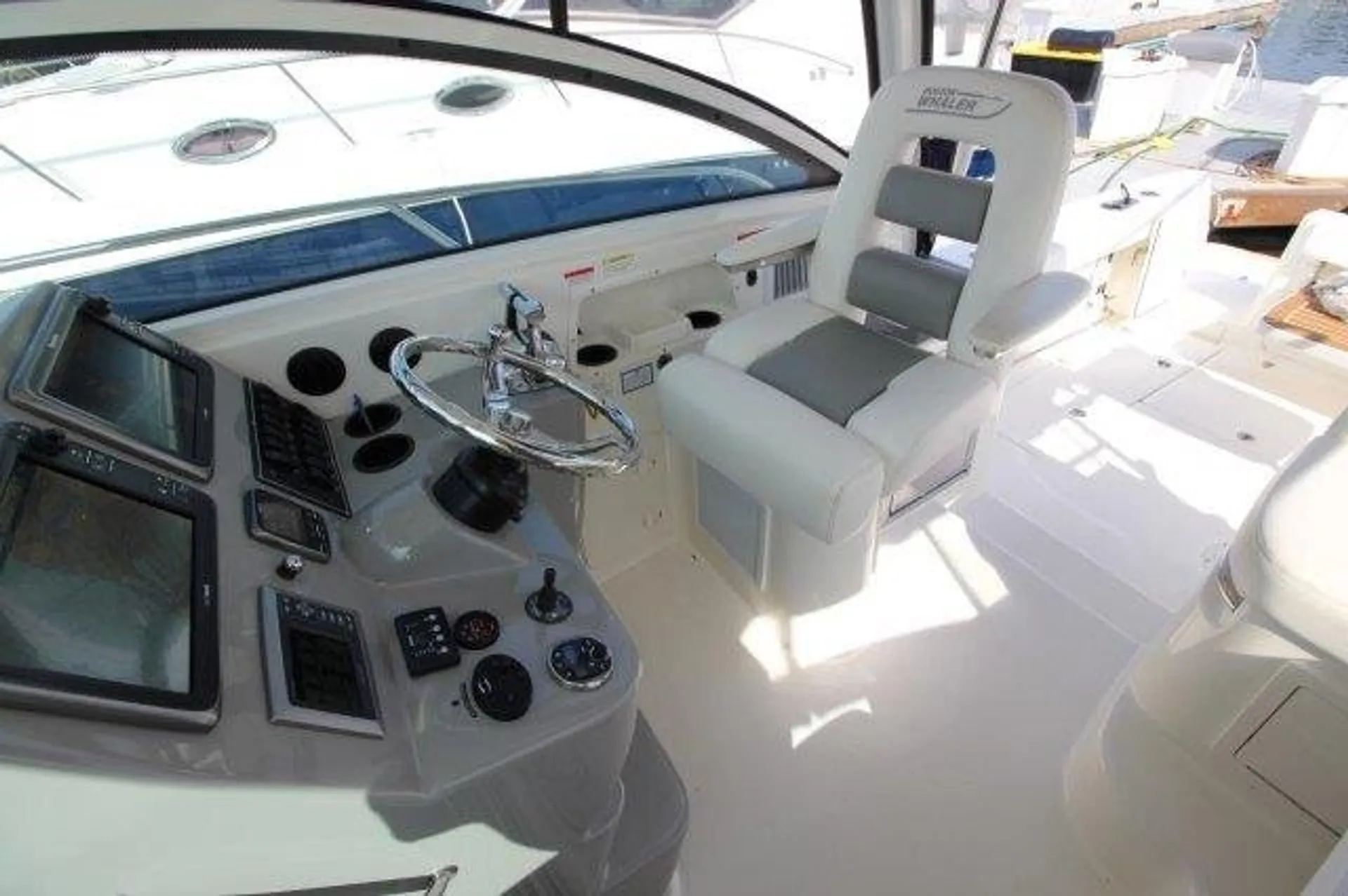 Boston Whaler 315 Conquest w/2-300CXL DTS Verado in San Diego, CA — photo 5