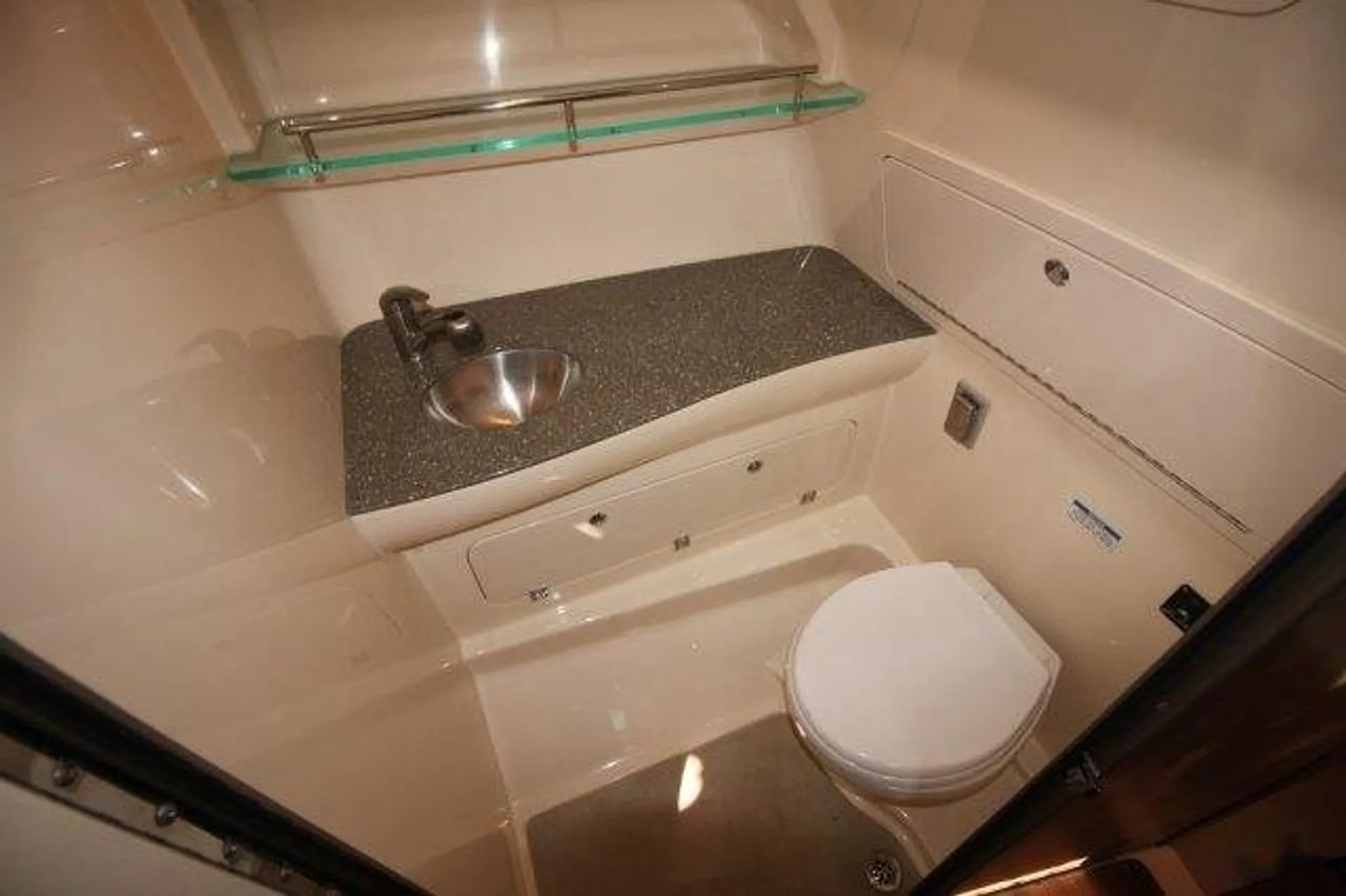 Boston Whaler 315 Conquest w/2-300CXL DTS Verado in San Diego, CA — photo 10