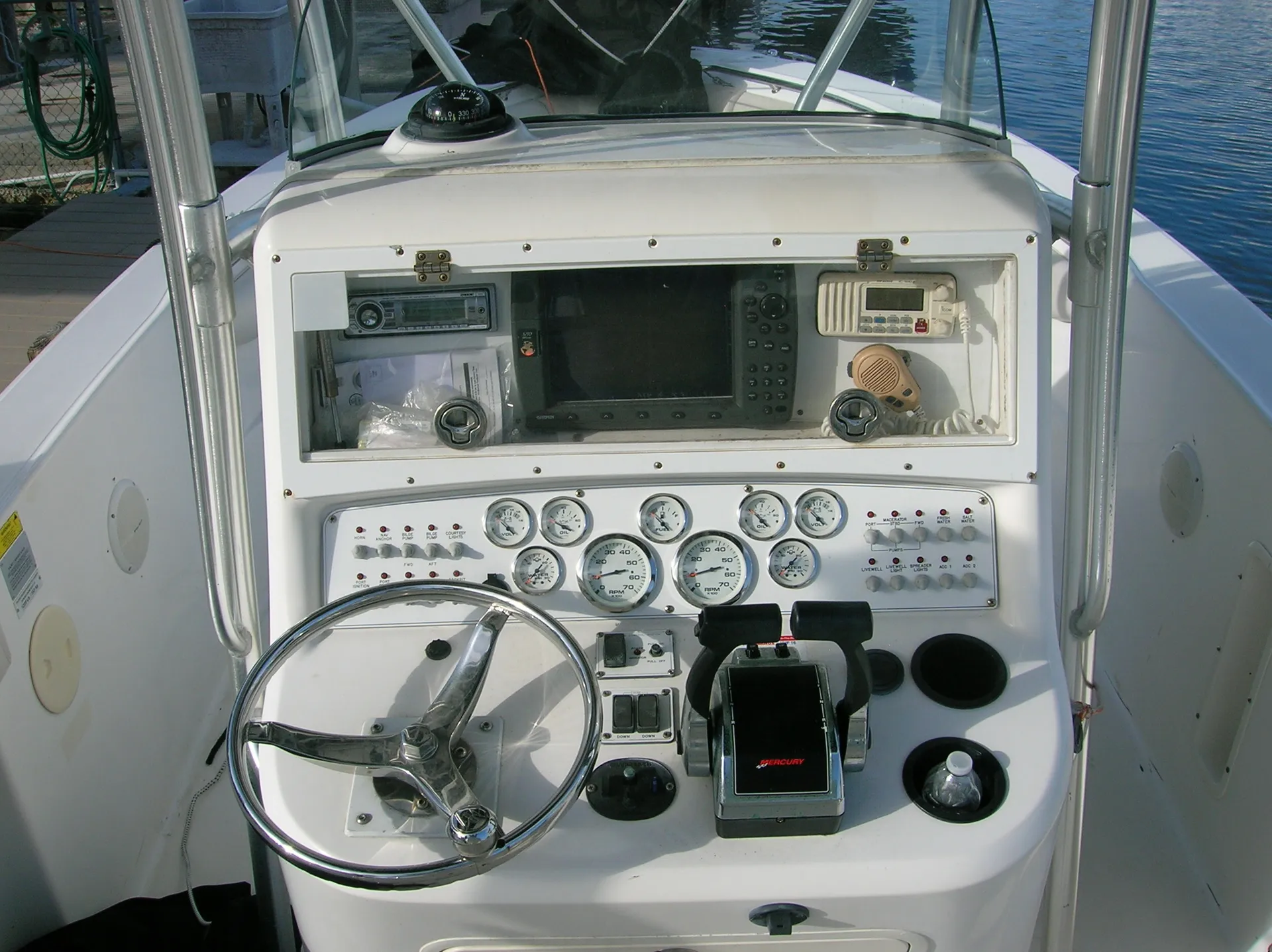 27' Outrage in Key Largo, FL - Ready to Dive or Fish