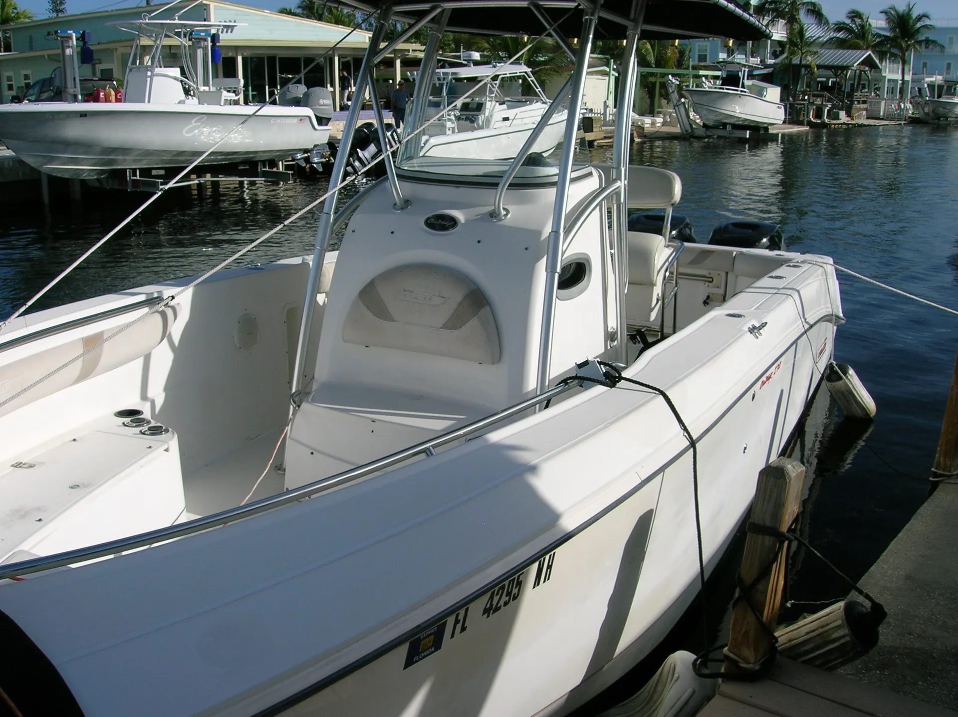 27' Outrage in Key Largo, FL - Ready to Dive or Fish
