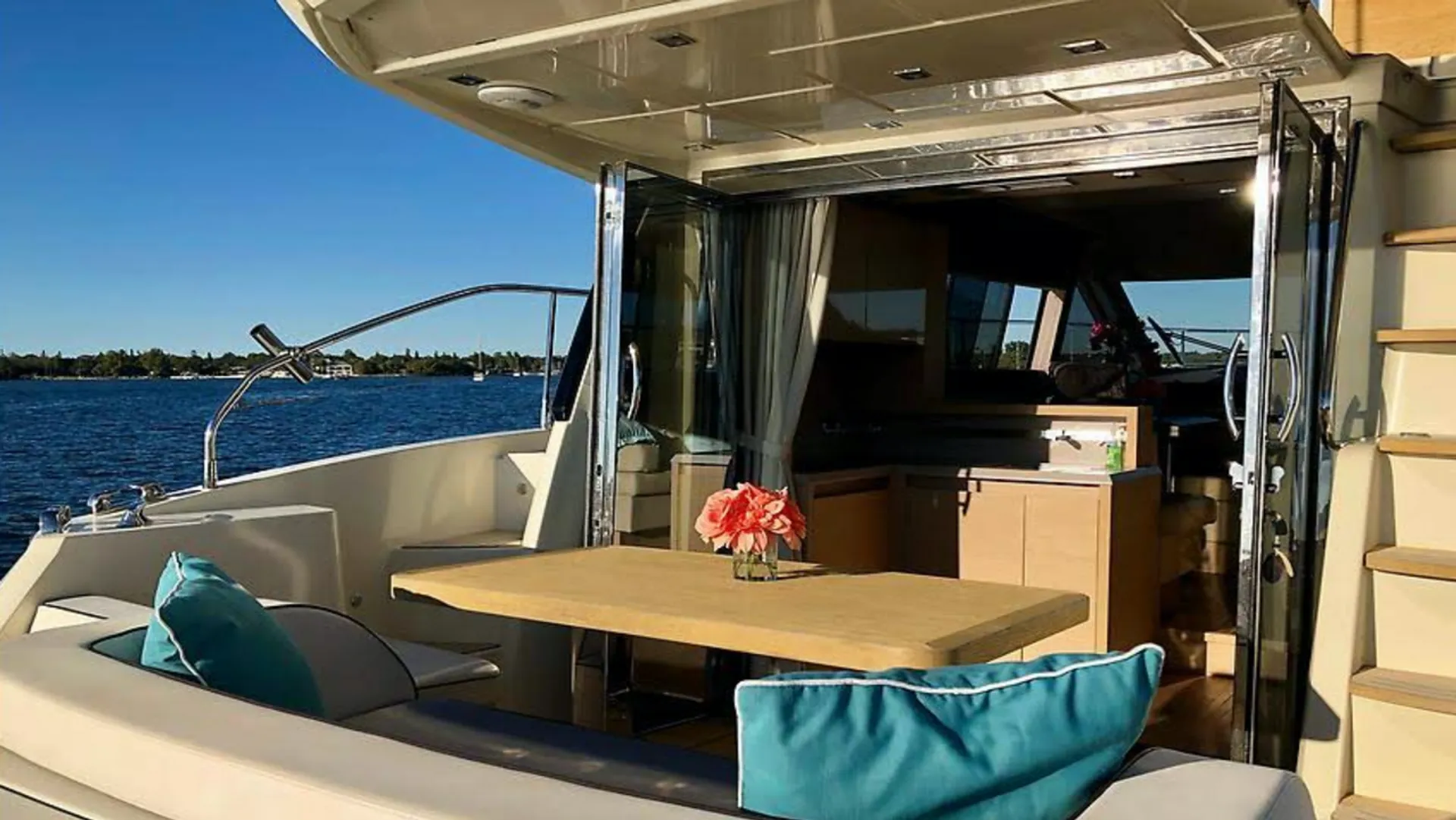 Beneteau USA Monte Carlo 5 in St. Petersburg, FL — photo 3