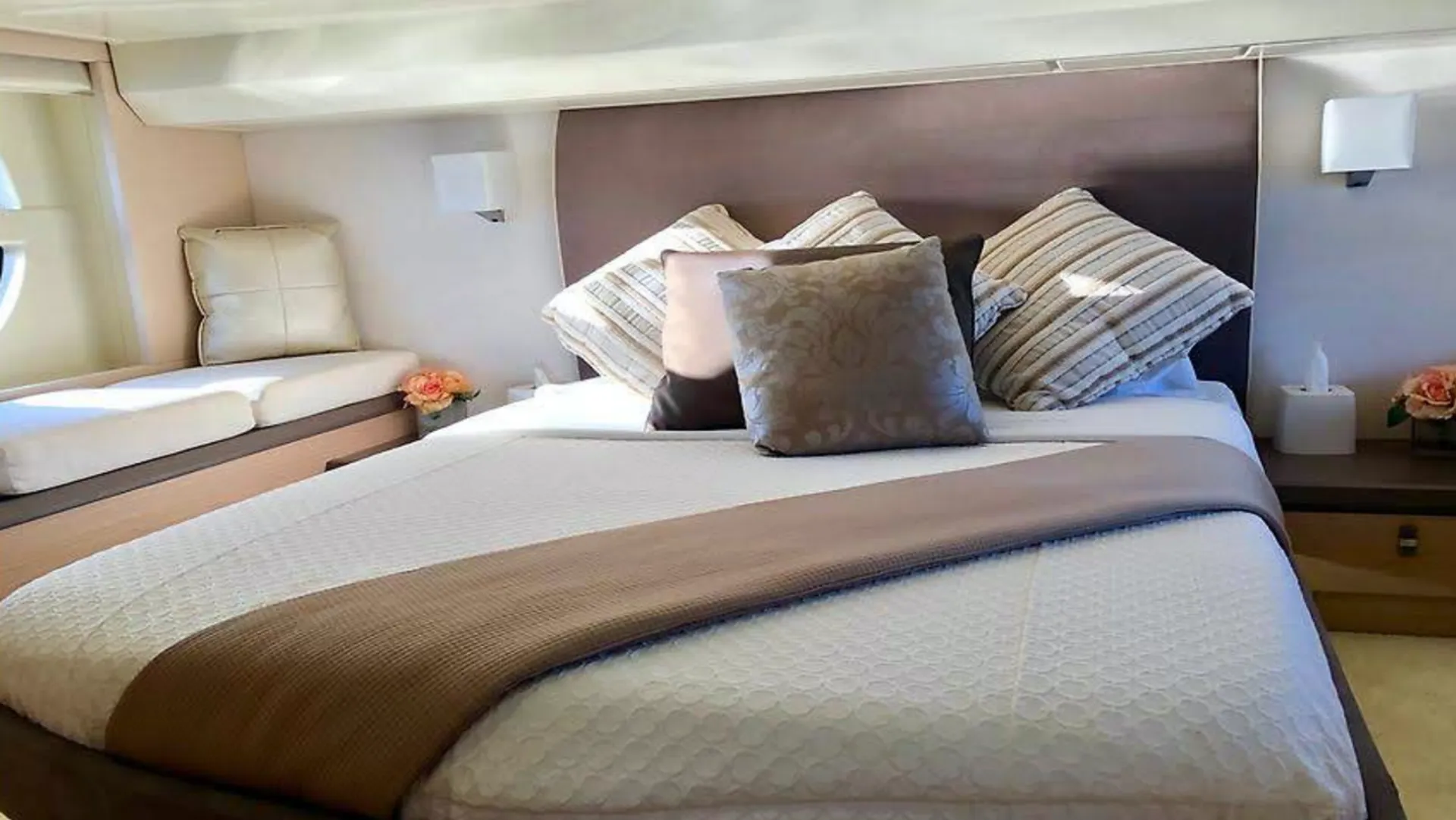 Beneteau USA Monte Carlo 5 in St. Petersburg, FL — photo 7