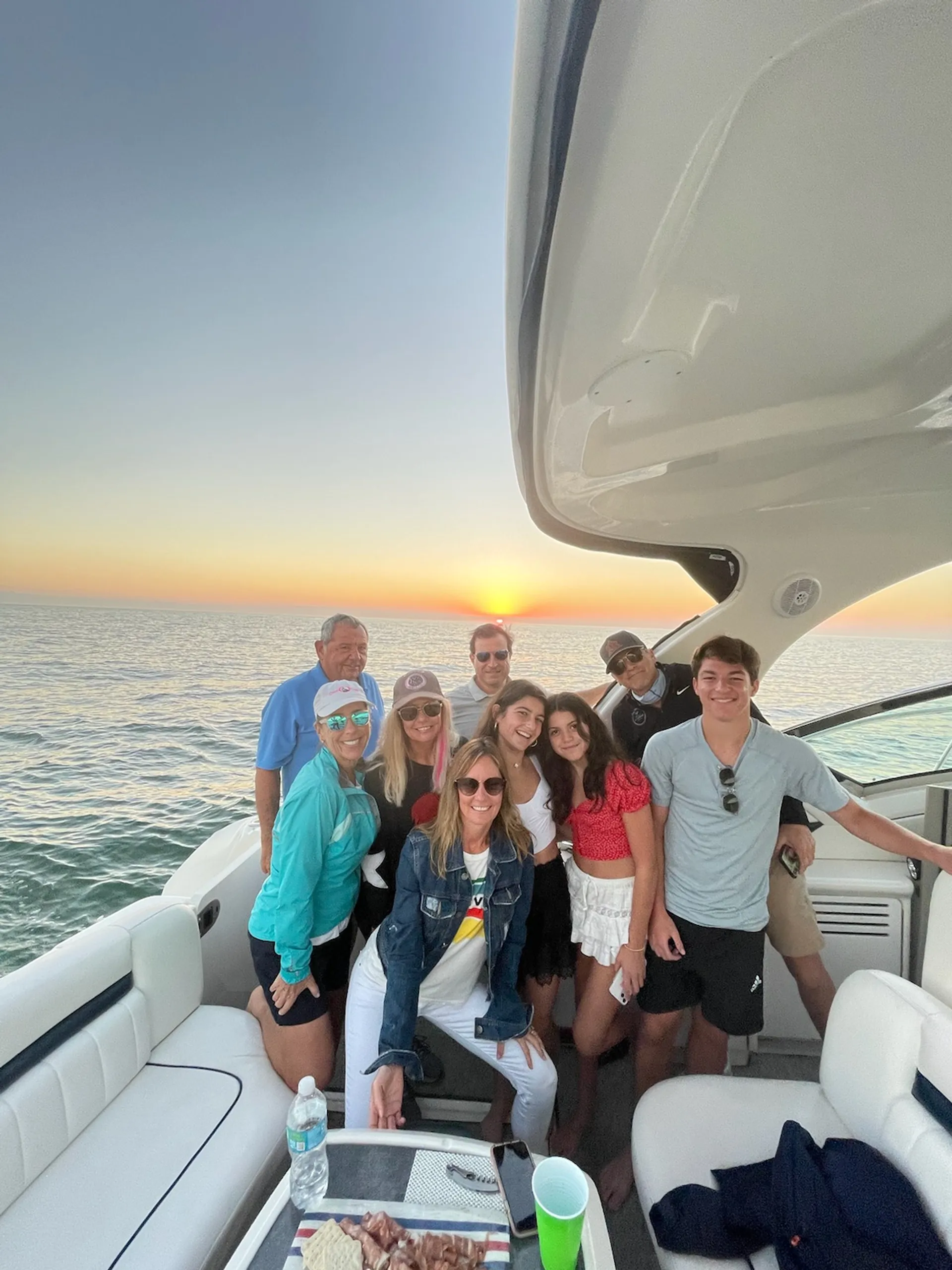 Heaven On The Gulf  - Sleek 40' Searay Sundancer! 