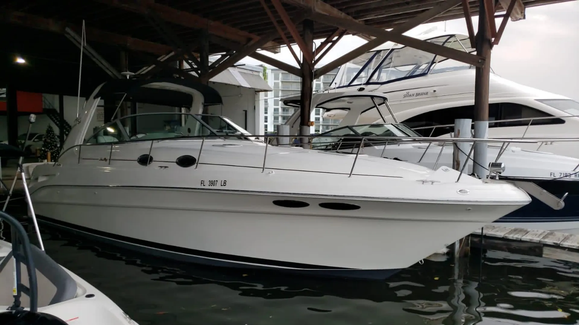 Sea Ray Boats 340 Sundancer in Miami, FL