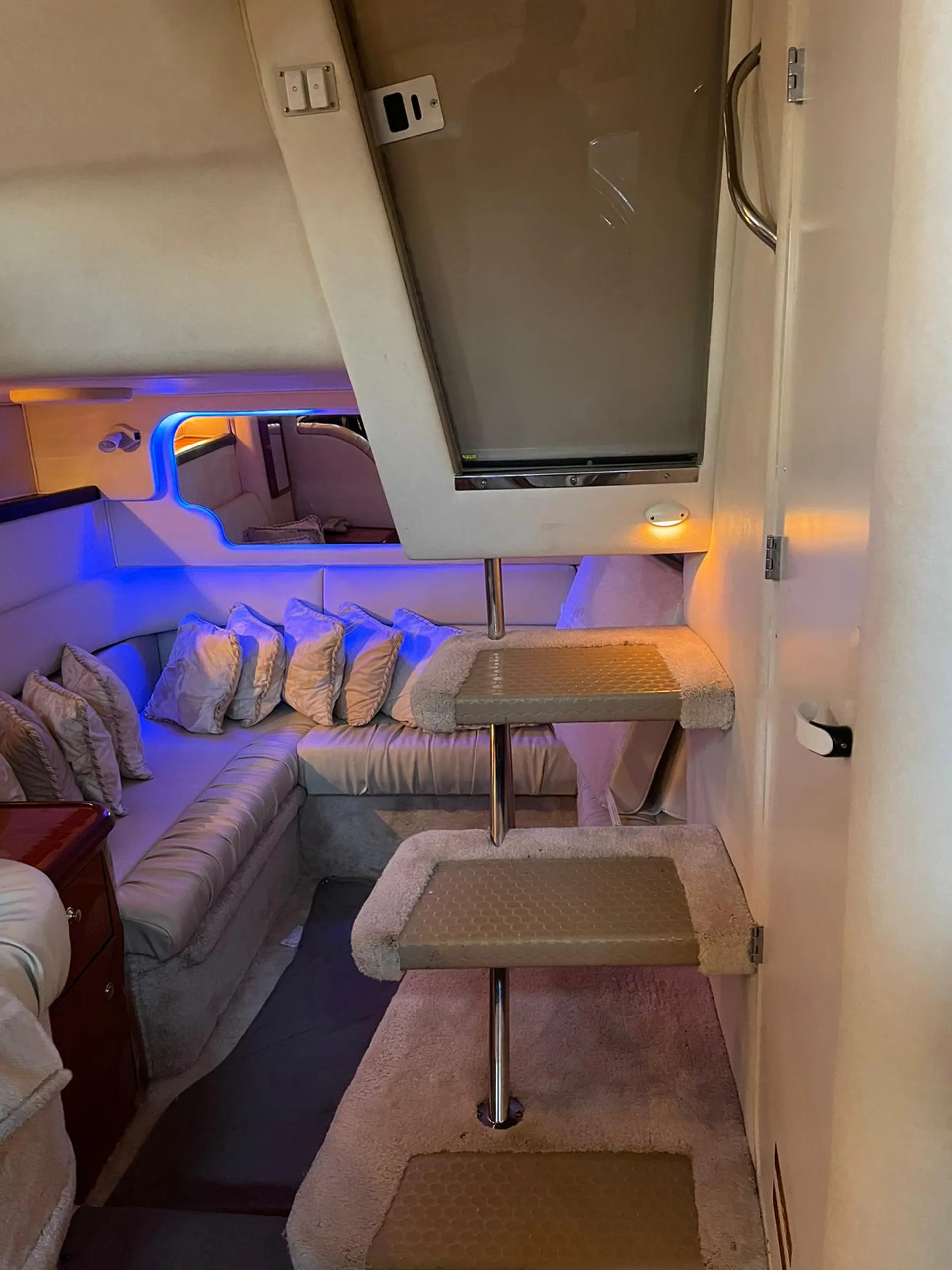 Sea Ray Boats 340 Sundancer in Miami, FL — photo 5