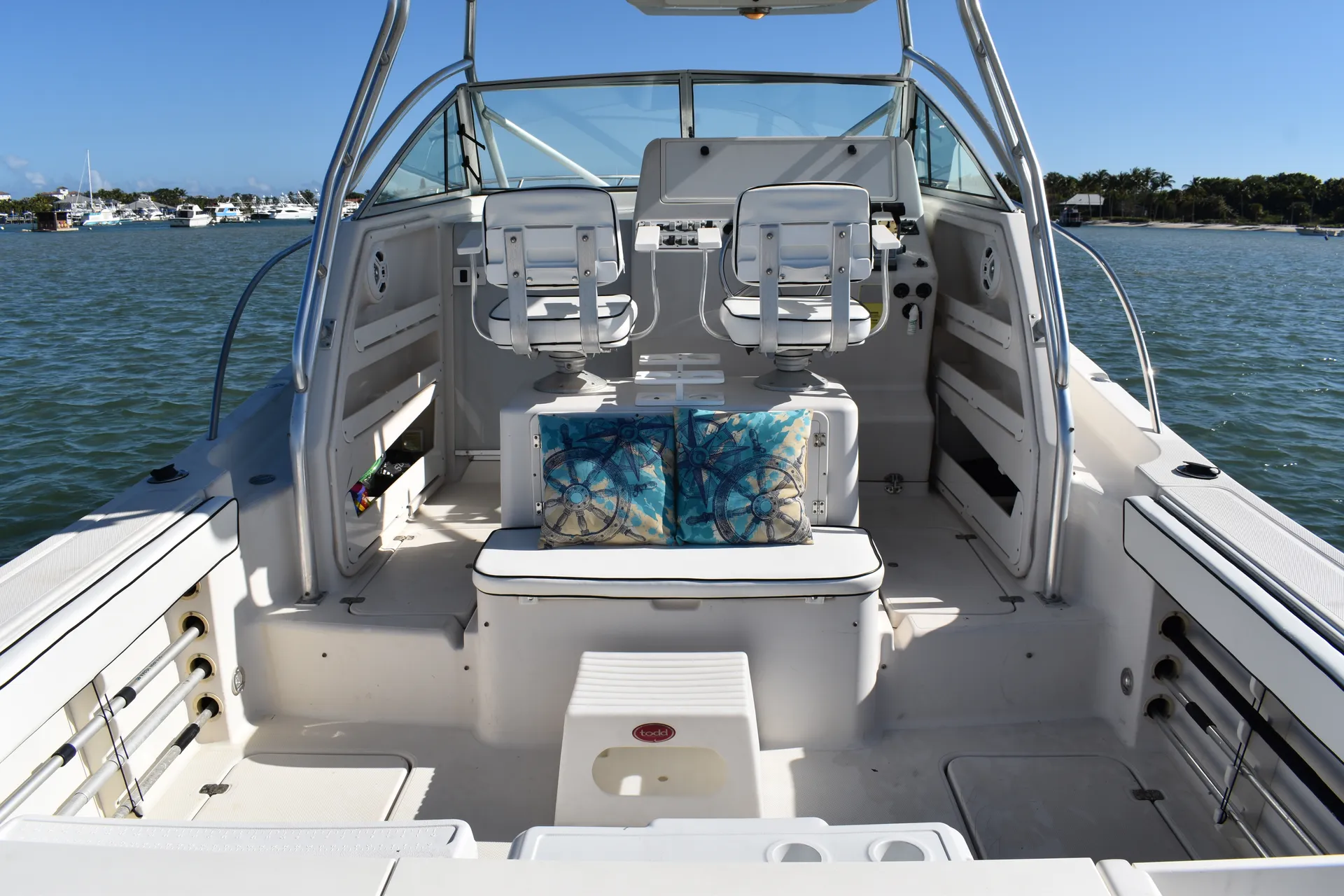 Pro-Line Boats 2810 Walkaround in North Palm Beach, FL — photo 6