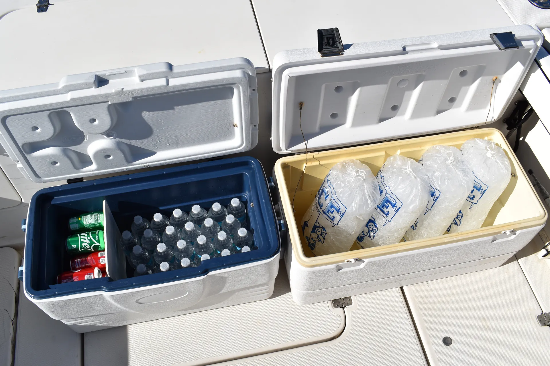 Pro-Line Boats 2810 Walkaround in North Palm Beach, FL — photo 9