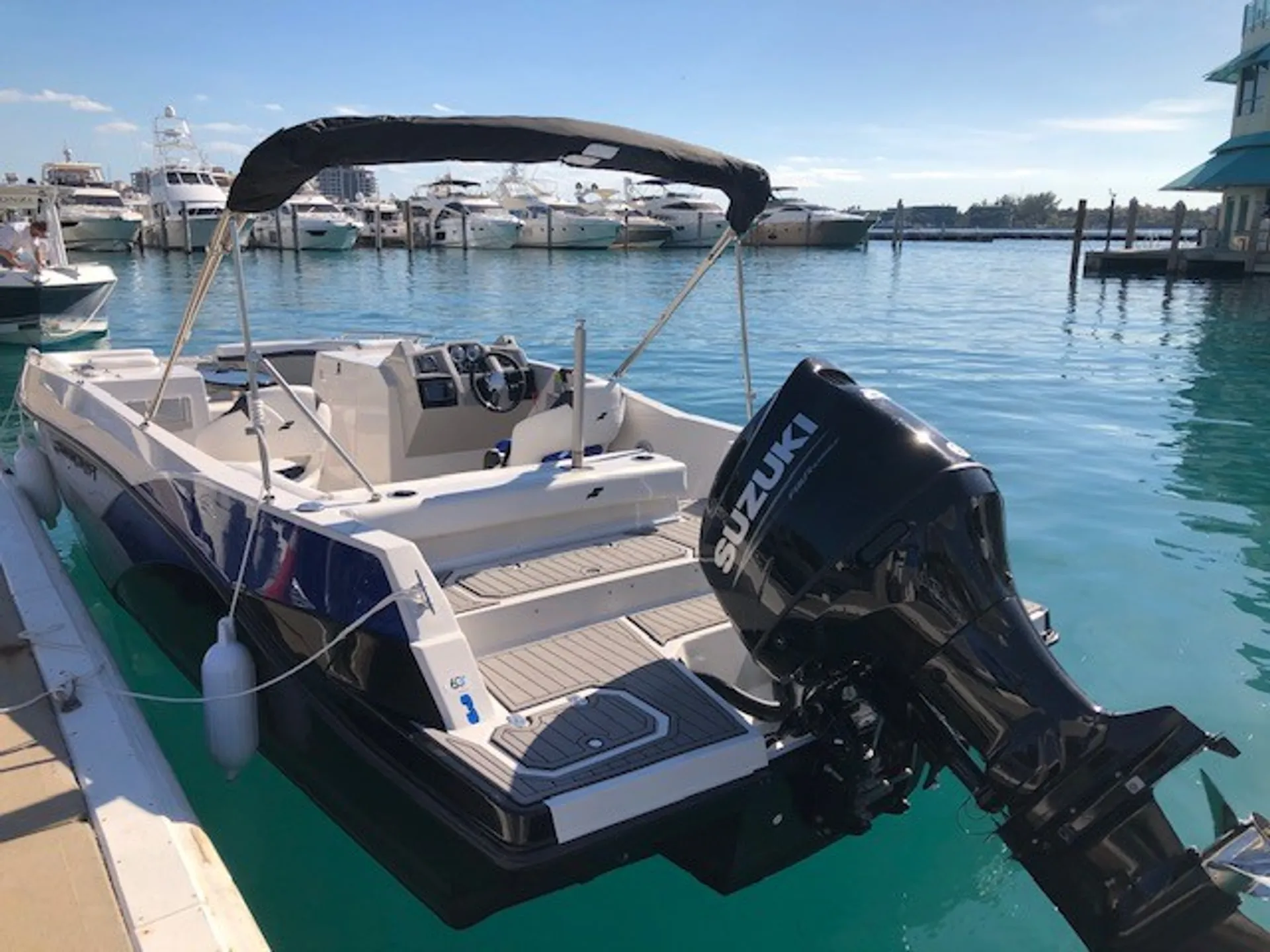 Starcraft SVX 231 in Miami Beach, FL — photo 2