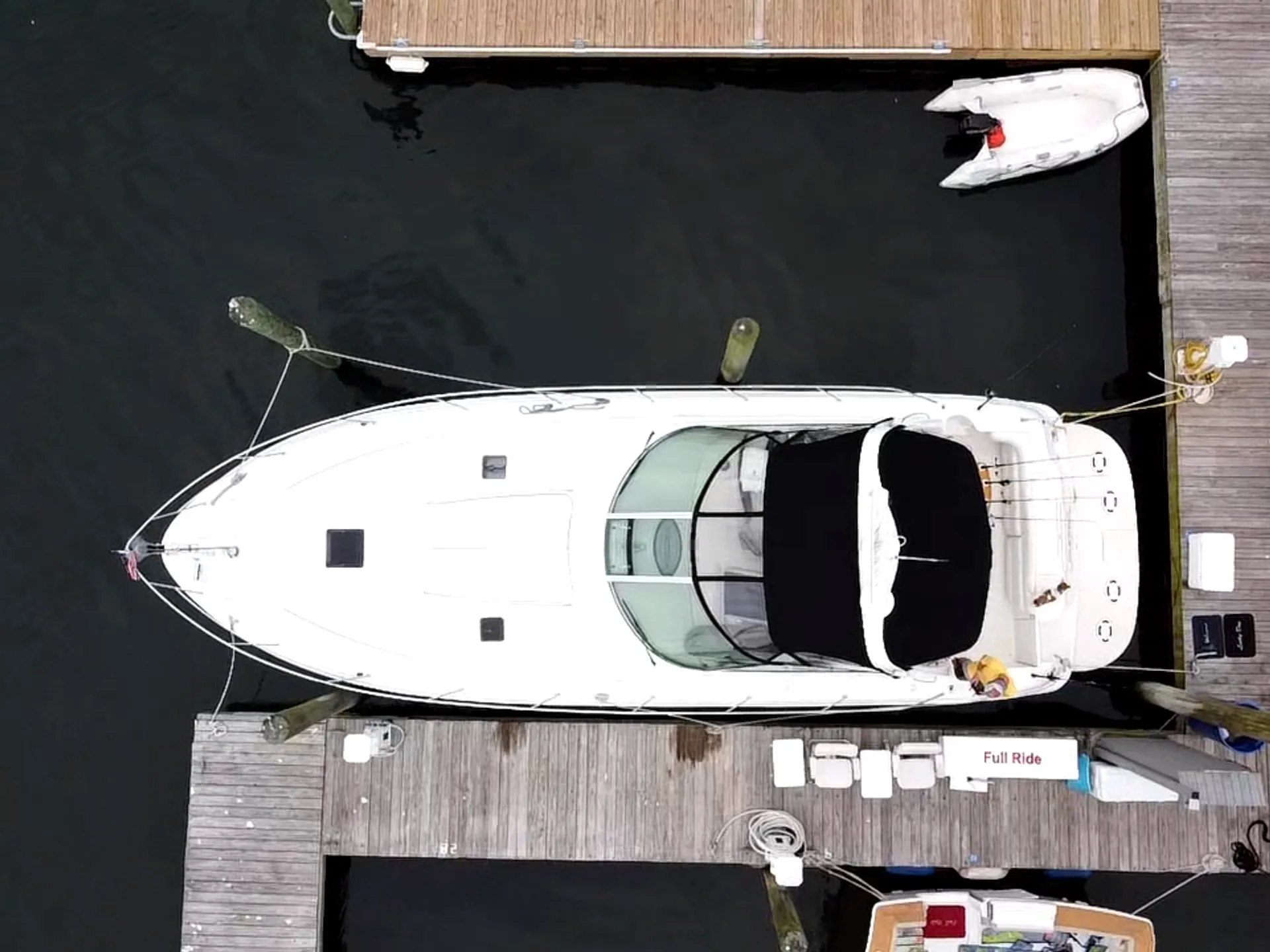 Sea Ray Boats 410 Express Cruiser in ENGLEWD CLFS, NJ — photo 4