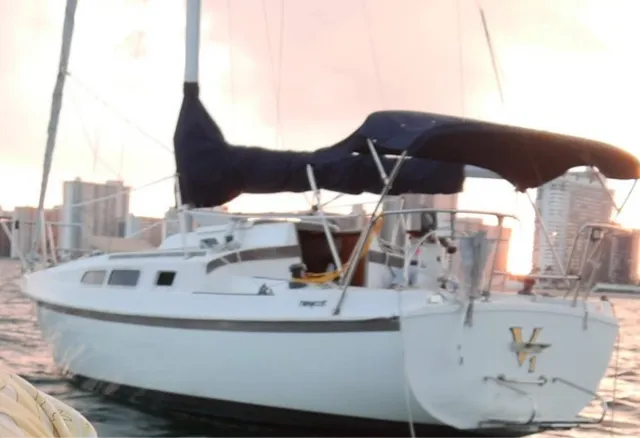 Rent a Newport daysailer & weekender in Fort Lauderdale, FL near me