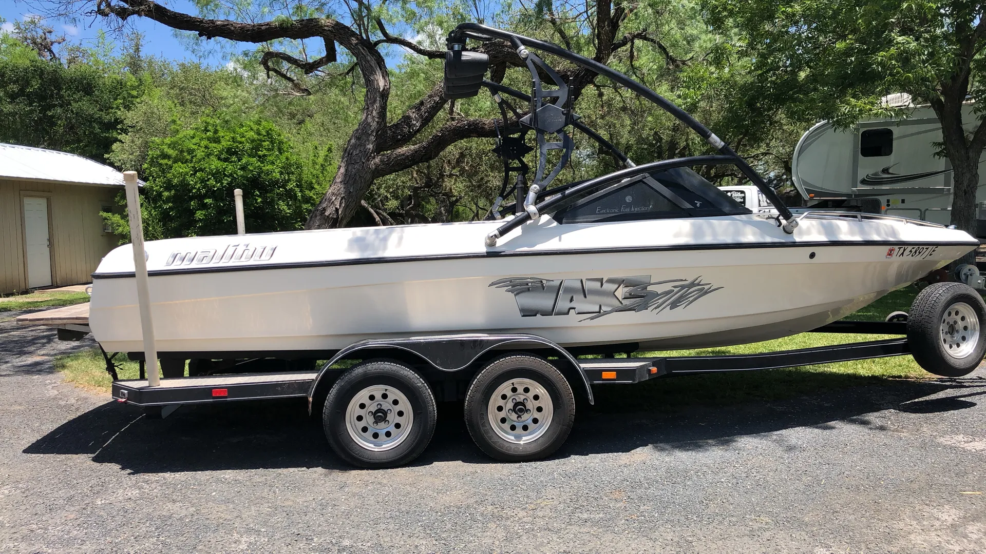 Malibu Boats Sunsetter 21 VLX in Uvalde, TX — photo 2