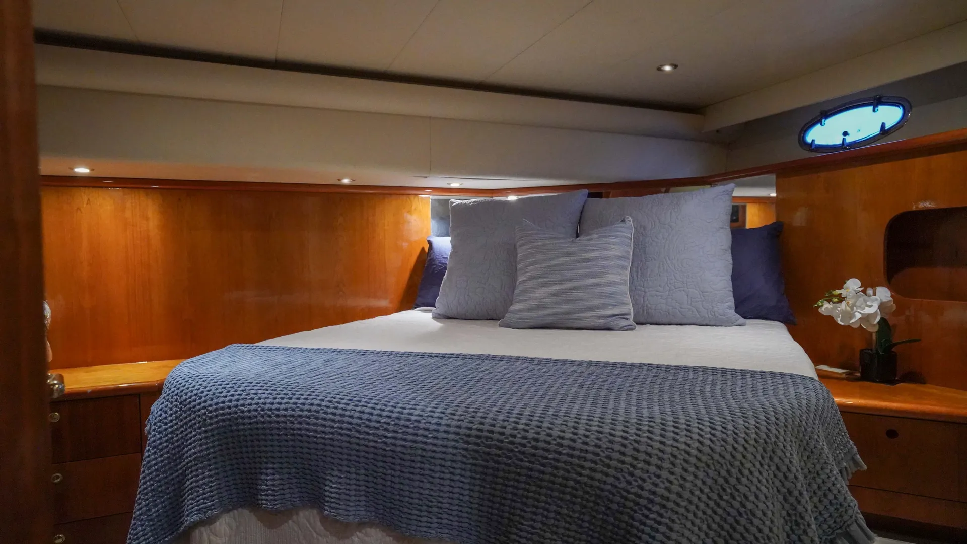 60 feet luxury yacht - Lots of toys 