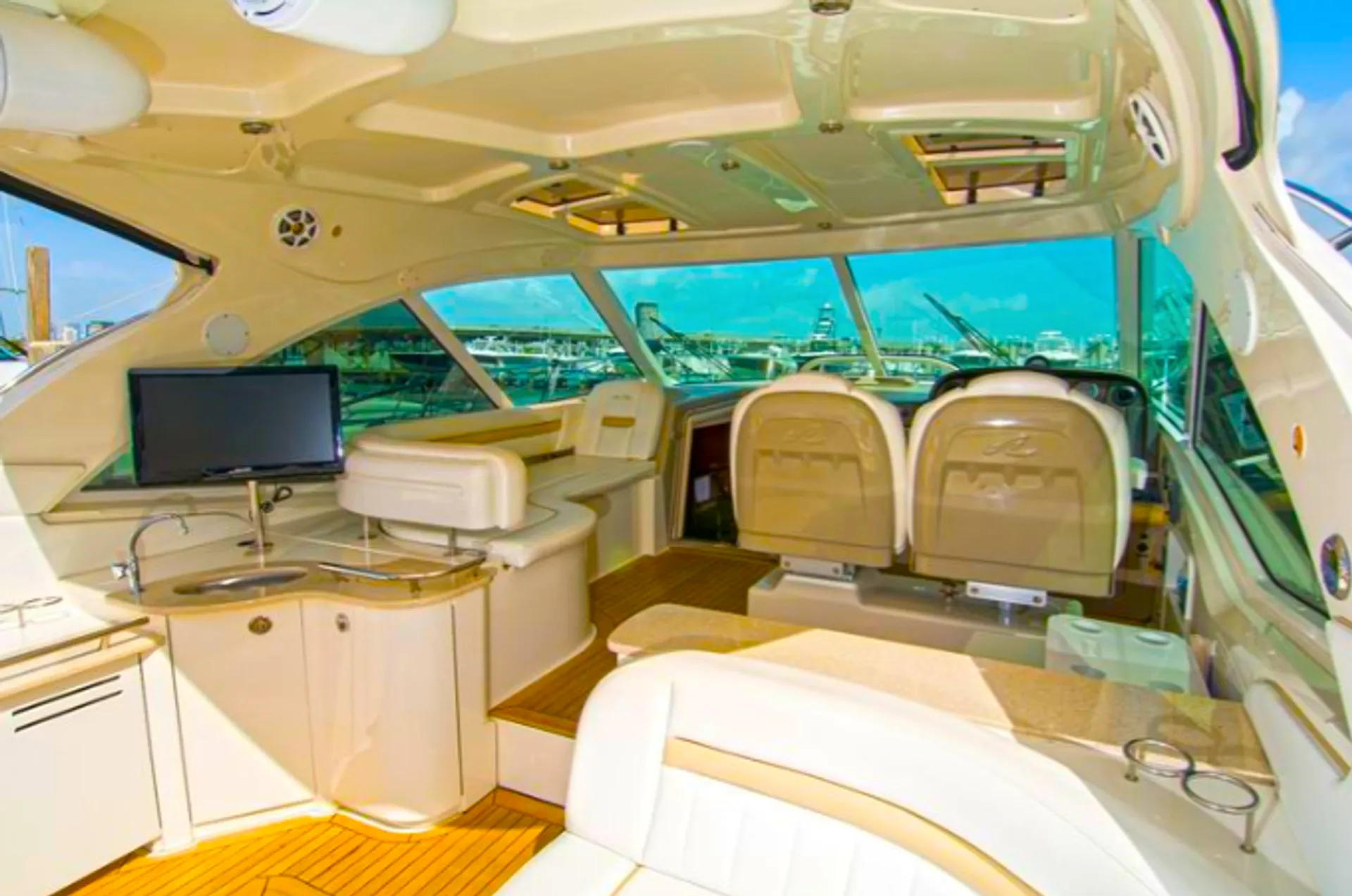 Sea Ray Boats IO1082539 in Miami Beach, FL — photo 6