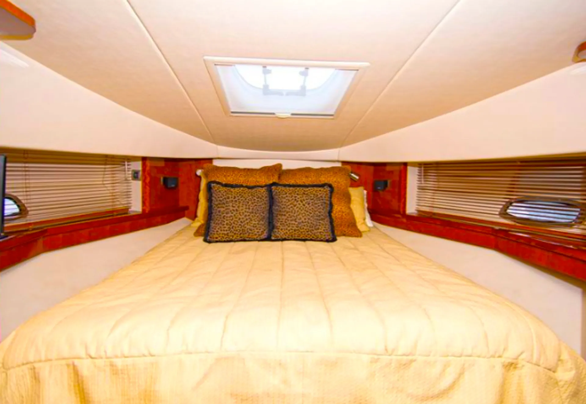 Sea Ray Boats IO1082539 in Miami Beach, FL — photo 4