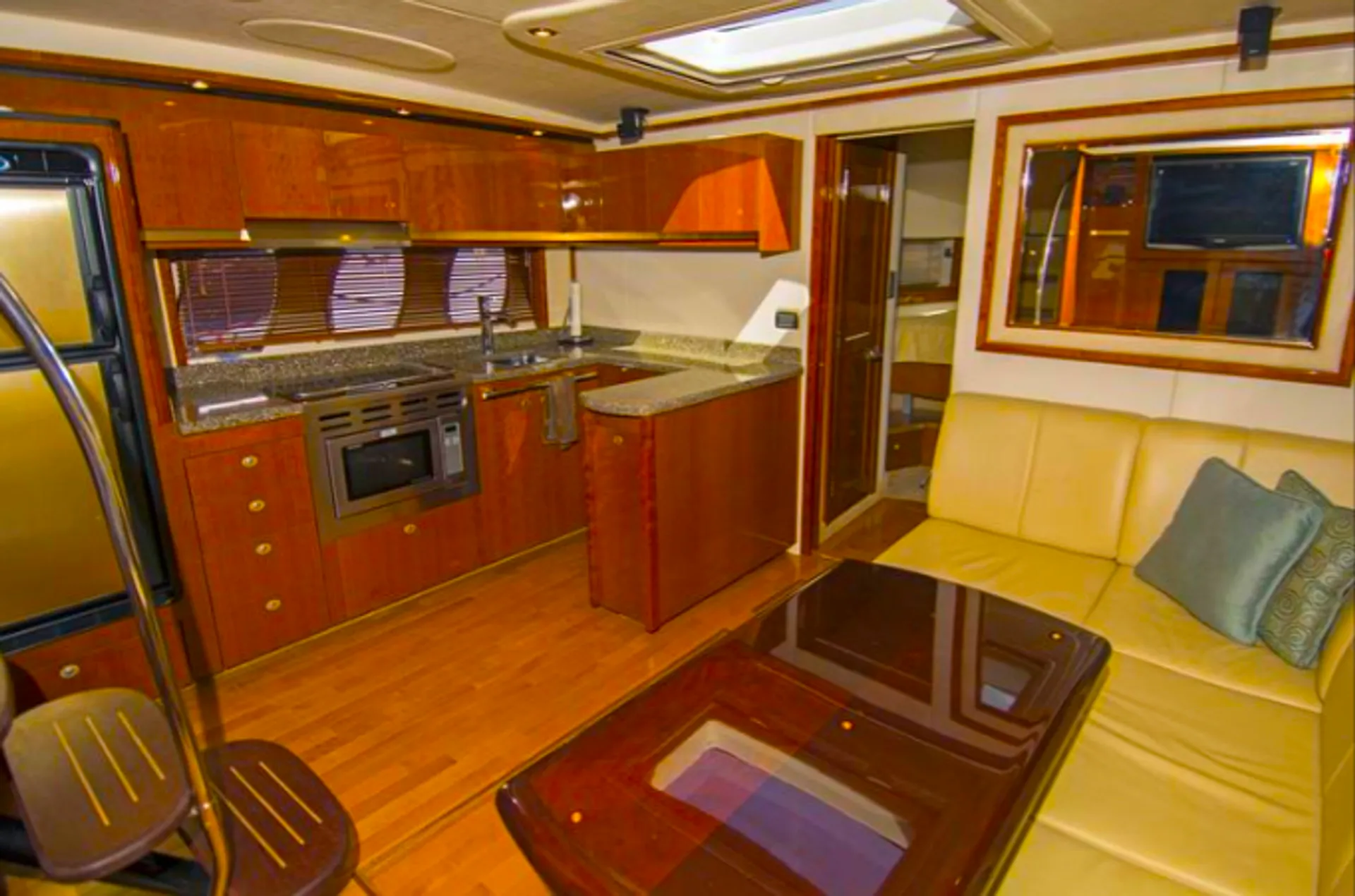 Sea Ray Boats IO1082539 in Miami Beach, FL — photo 2