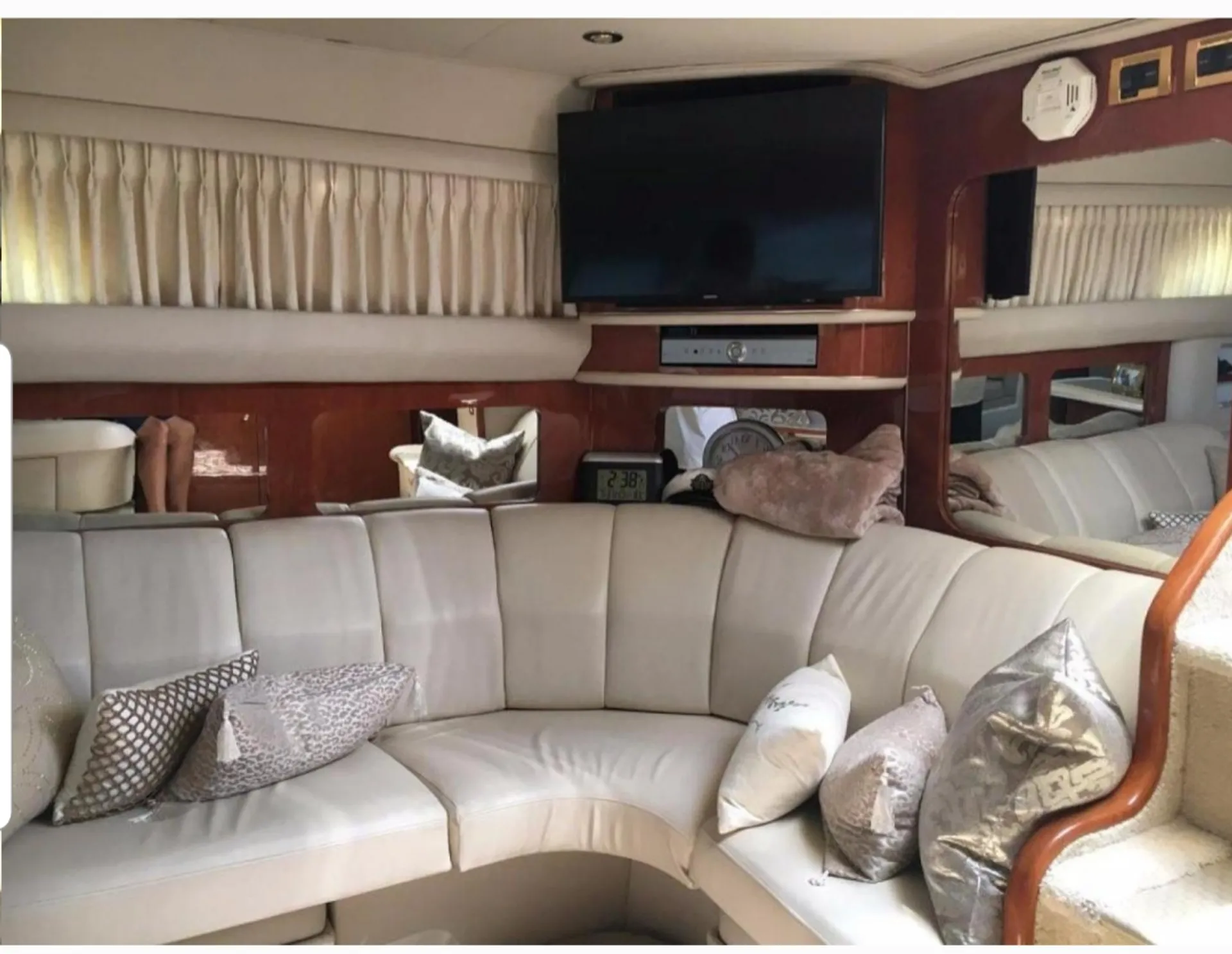 Sea Ray Boats 370 Aft Cabin in Baltimore, MD — photo 2