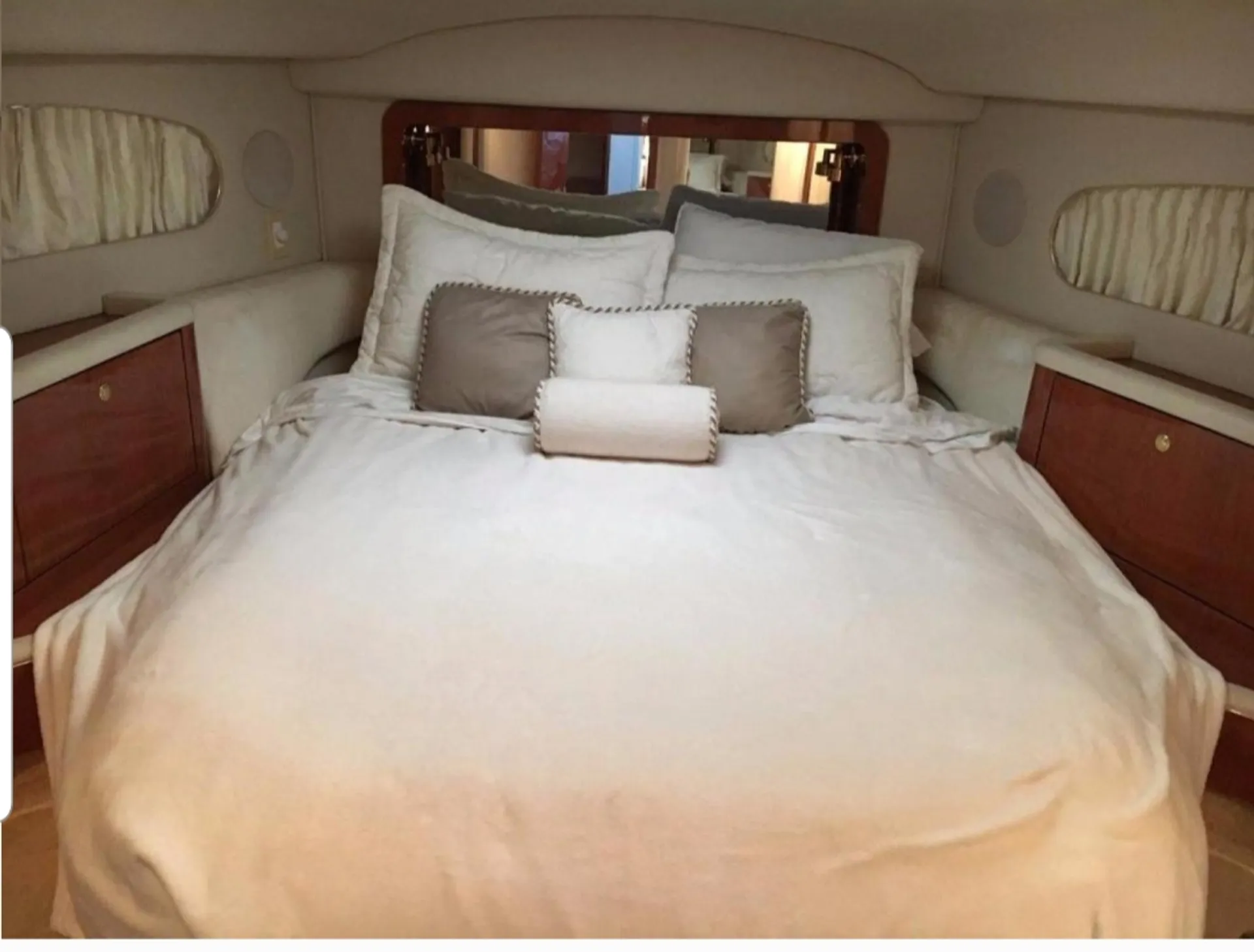 Sea Ray Boats 370 Aft Cabin in Baltimore, MD — photo 4