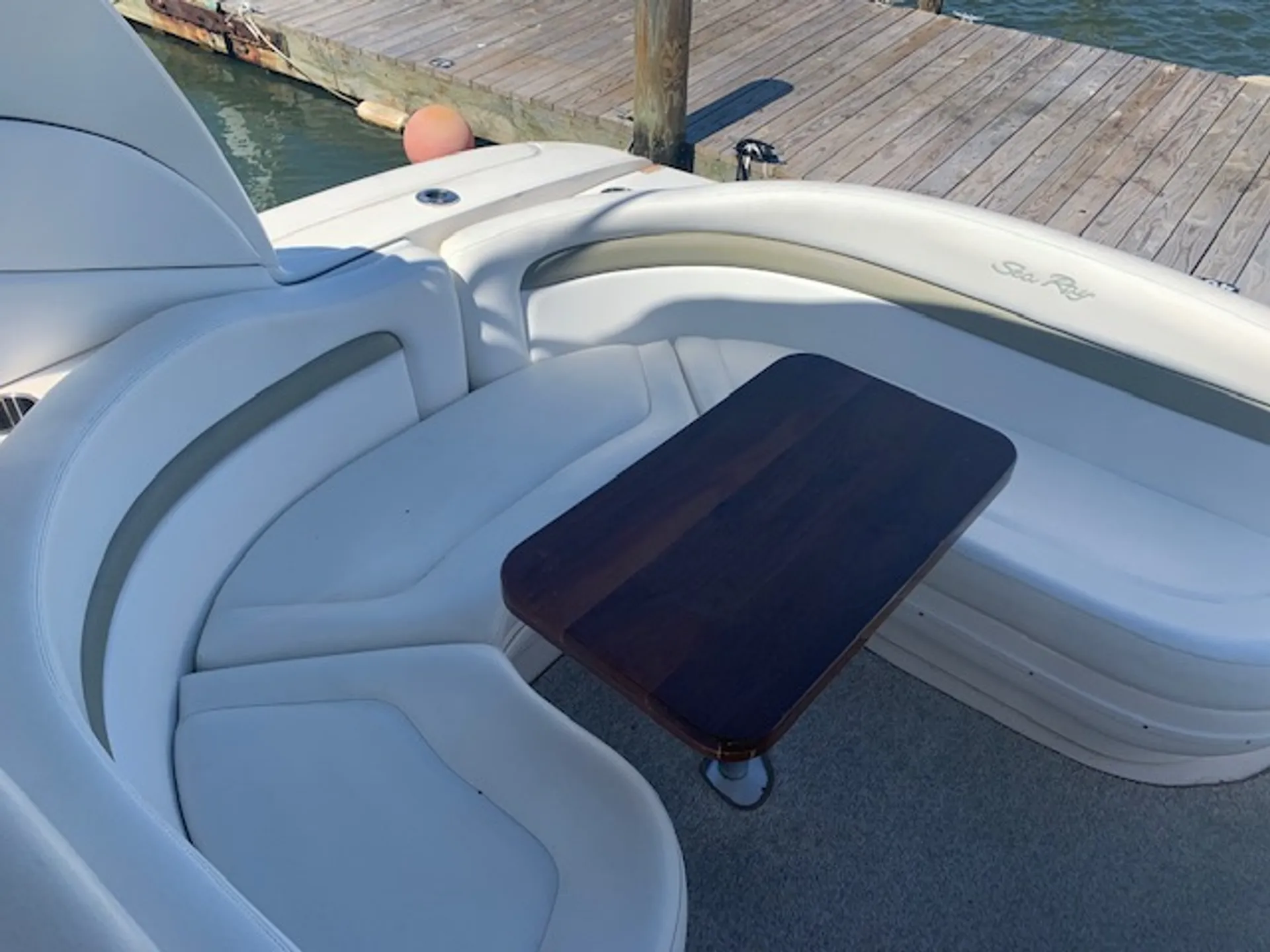 Sea Ray Boats 320 Sundancer in Bay Shore, NY — photo 2