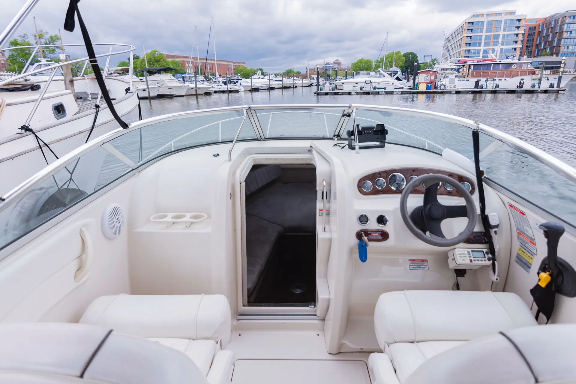 Sea Ray Boats Other in Washington, DC — photo 9