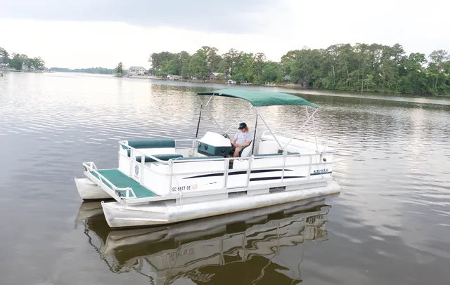Rent a Crest Pontoons pontoon in Bath, NC near me