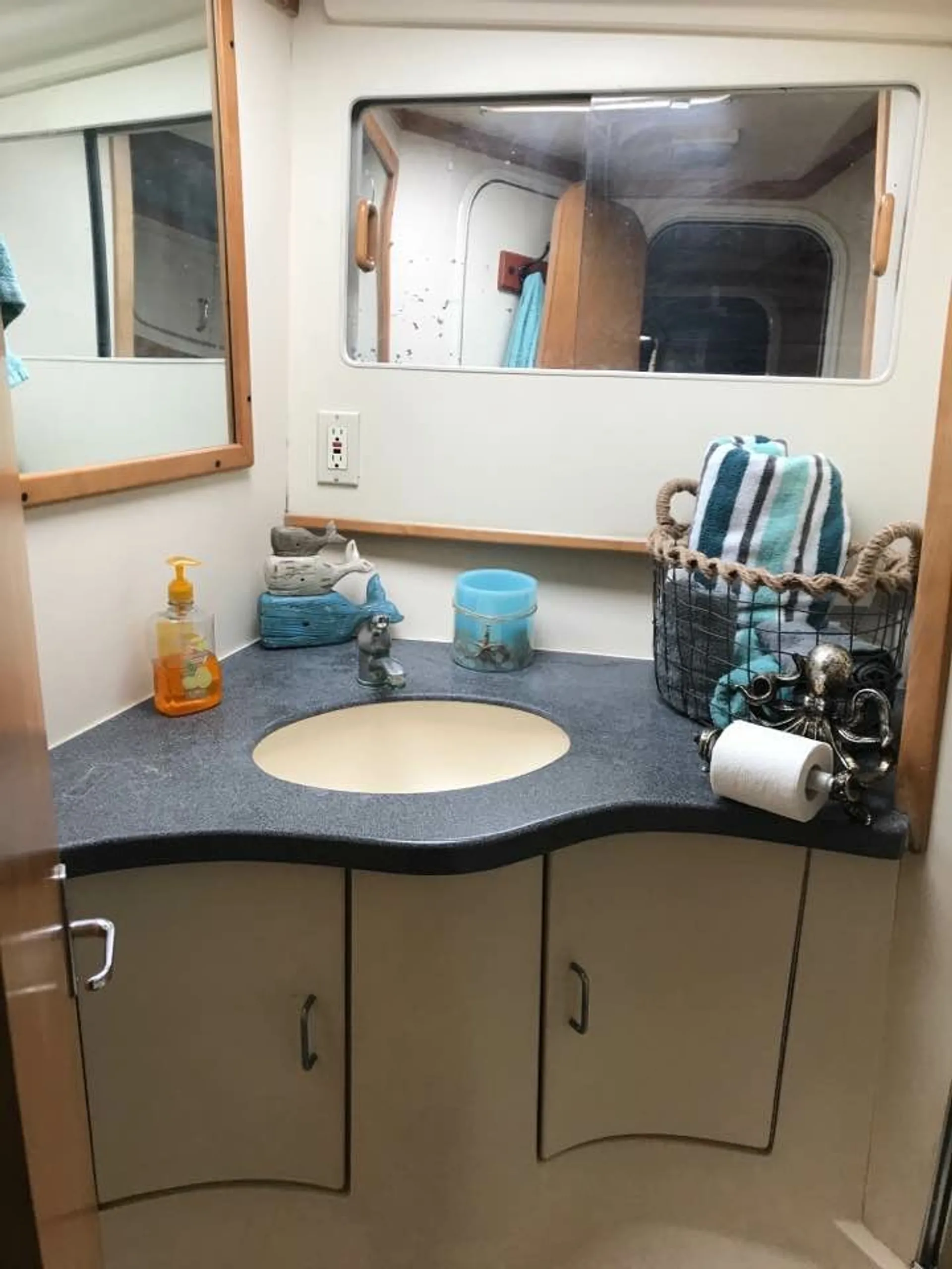 Luhrs Boats Tournament 400 Convertible in Corpus Christi, TX — photo 7