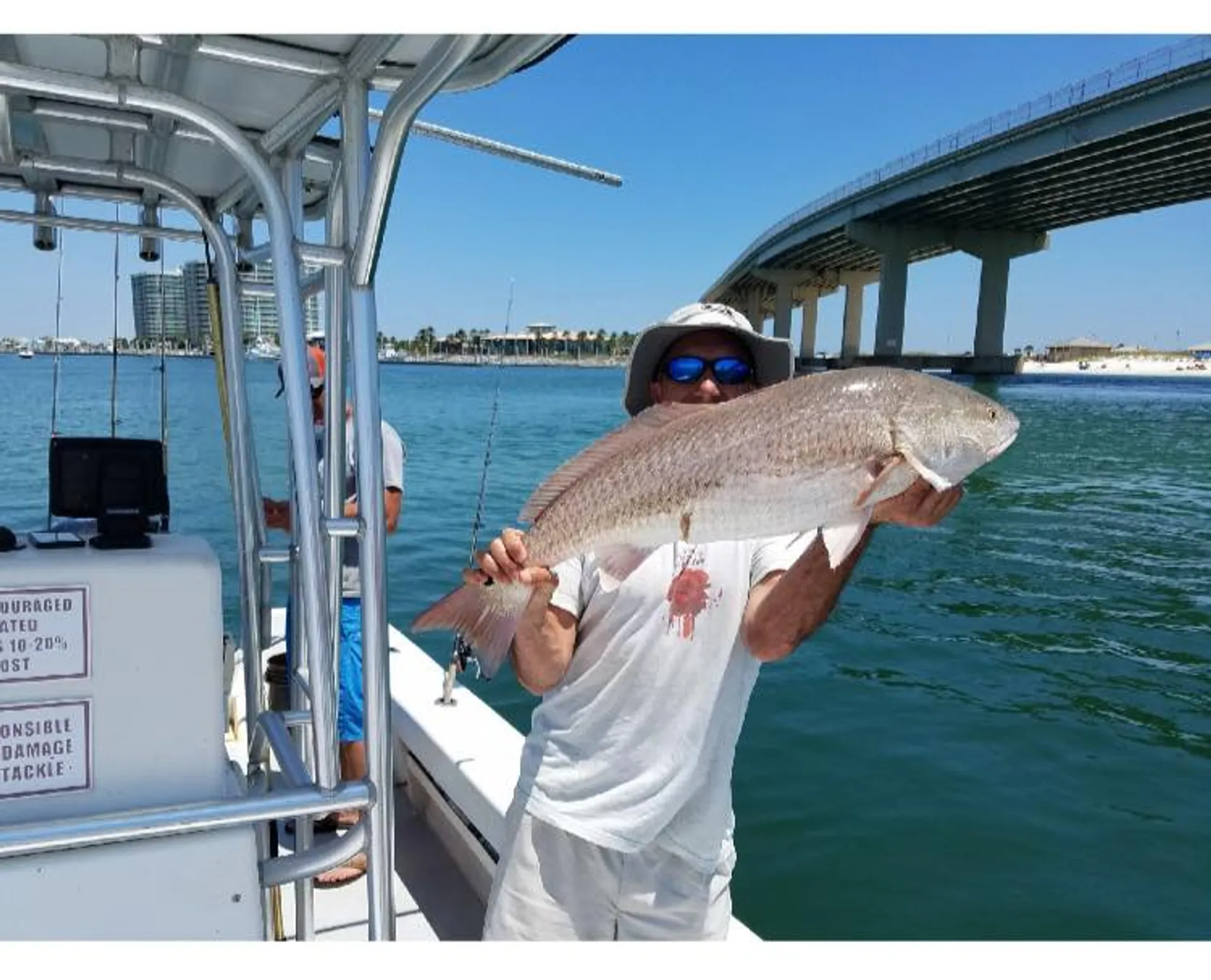 Gold Line 26' Center Console 250 Suzuki Four Stroke in Orange Beach, AL — photo 2