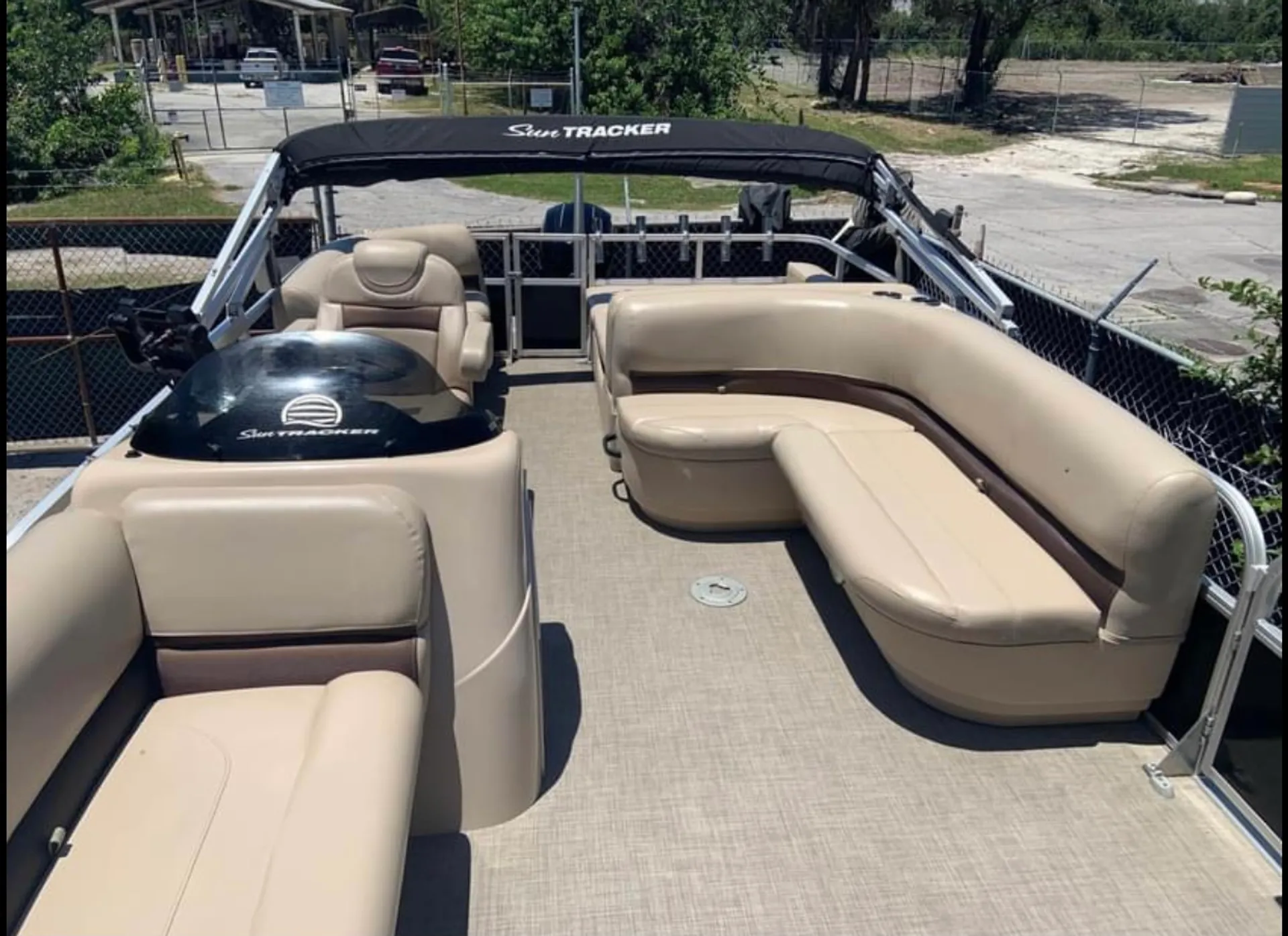 SUN TRACKER BY TRACKER MARINE PARTY BARGE 22 XP3 W/150ELPT 4-S in Clearwater, FL