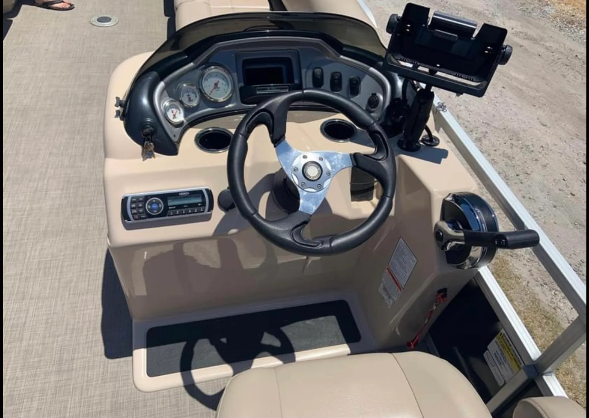 SUN TRACKER BY TRACKER MARINE PARTY BARGE 22 XP3 W/150ELPT 4-S in Clearwater, FL — photo 3
