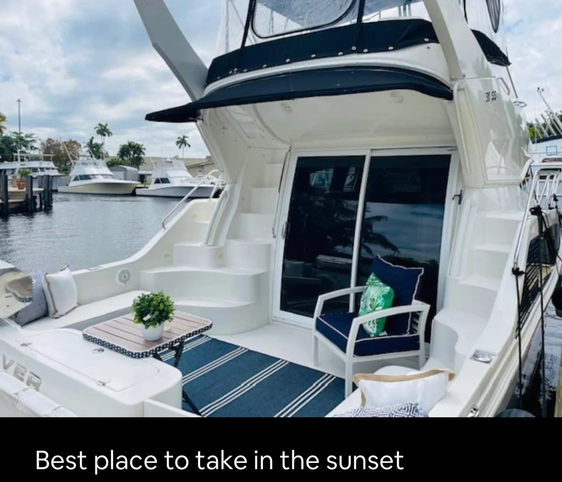 Carver Yachts 38SS in Stock Island, FL — photo 2