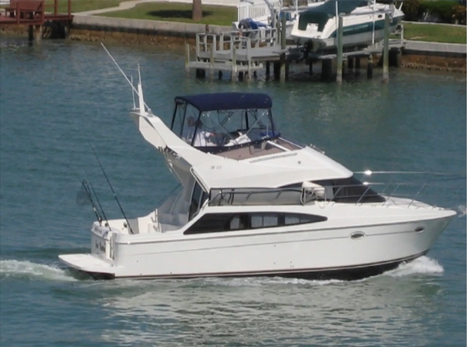 Carver Yachts 38SS in Stock Island, FL