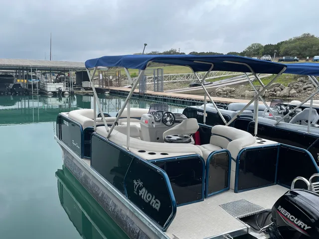 Rent a Aloha pontoon in Canyon Lake, TX near me