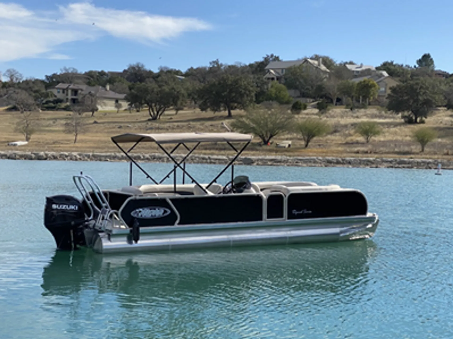 Rent this beautiful Aloha 25 Tritoon in Canyon Lake! Cranes M
