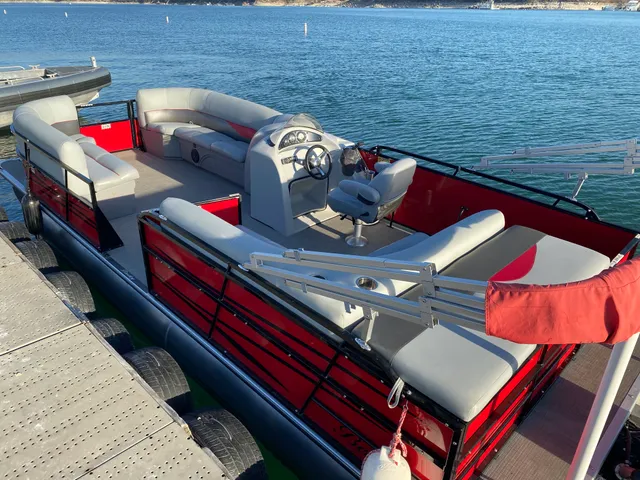 Rent a Bentley  pontoon in Leander, TX near me