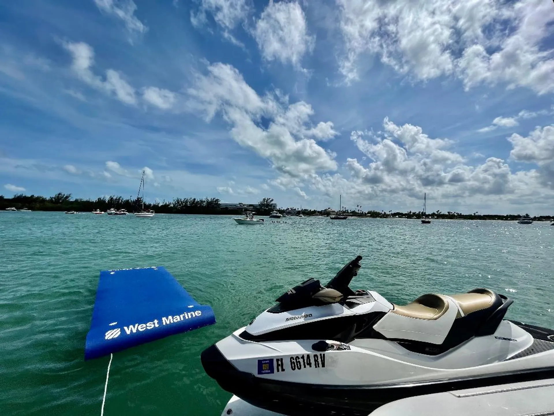 48’ Yacht. $100 OFF WEEKDAYS !!! 👌Great prices... 13 Guests